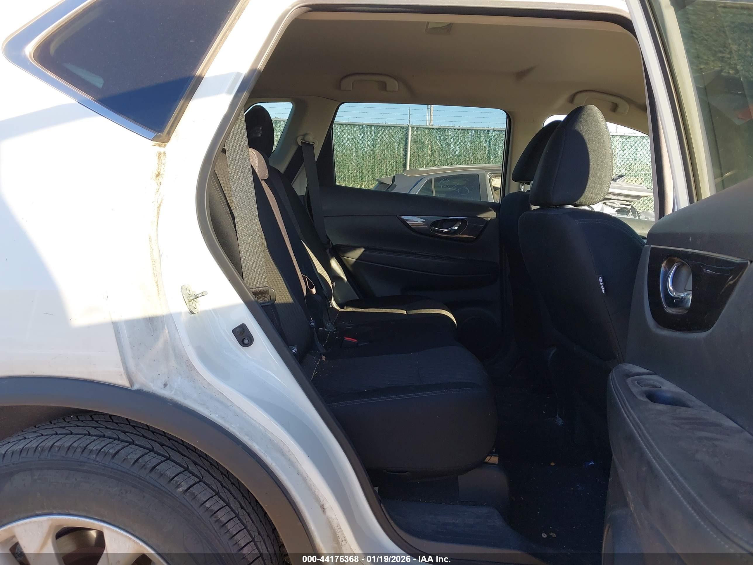 NISSAN ROGUE image 8