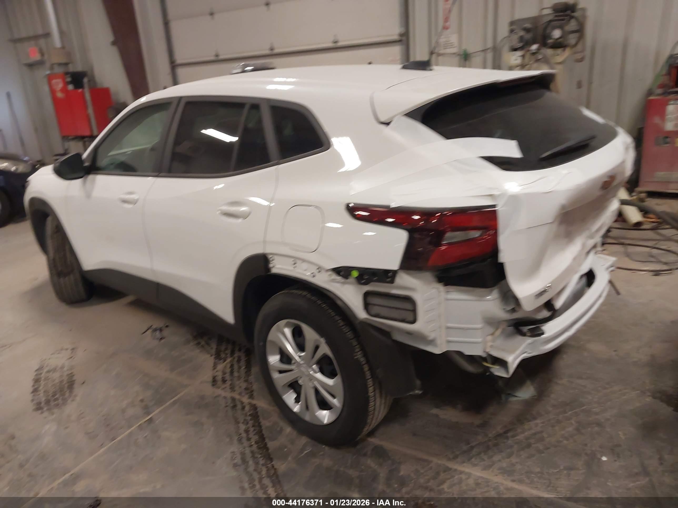 CHEVROLET TRAX image 3