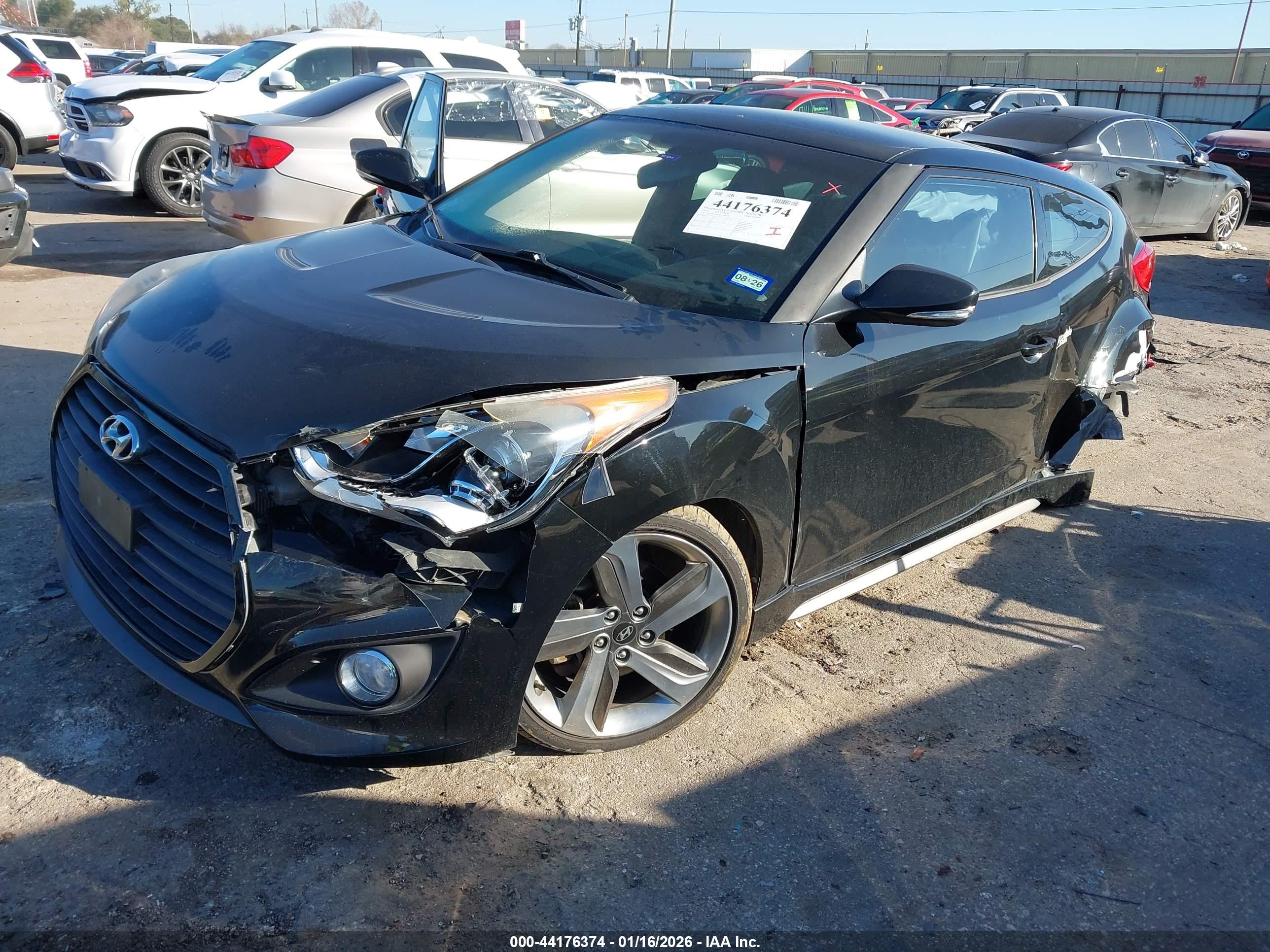 HYUNDAI VELOSTER image 2
