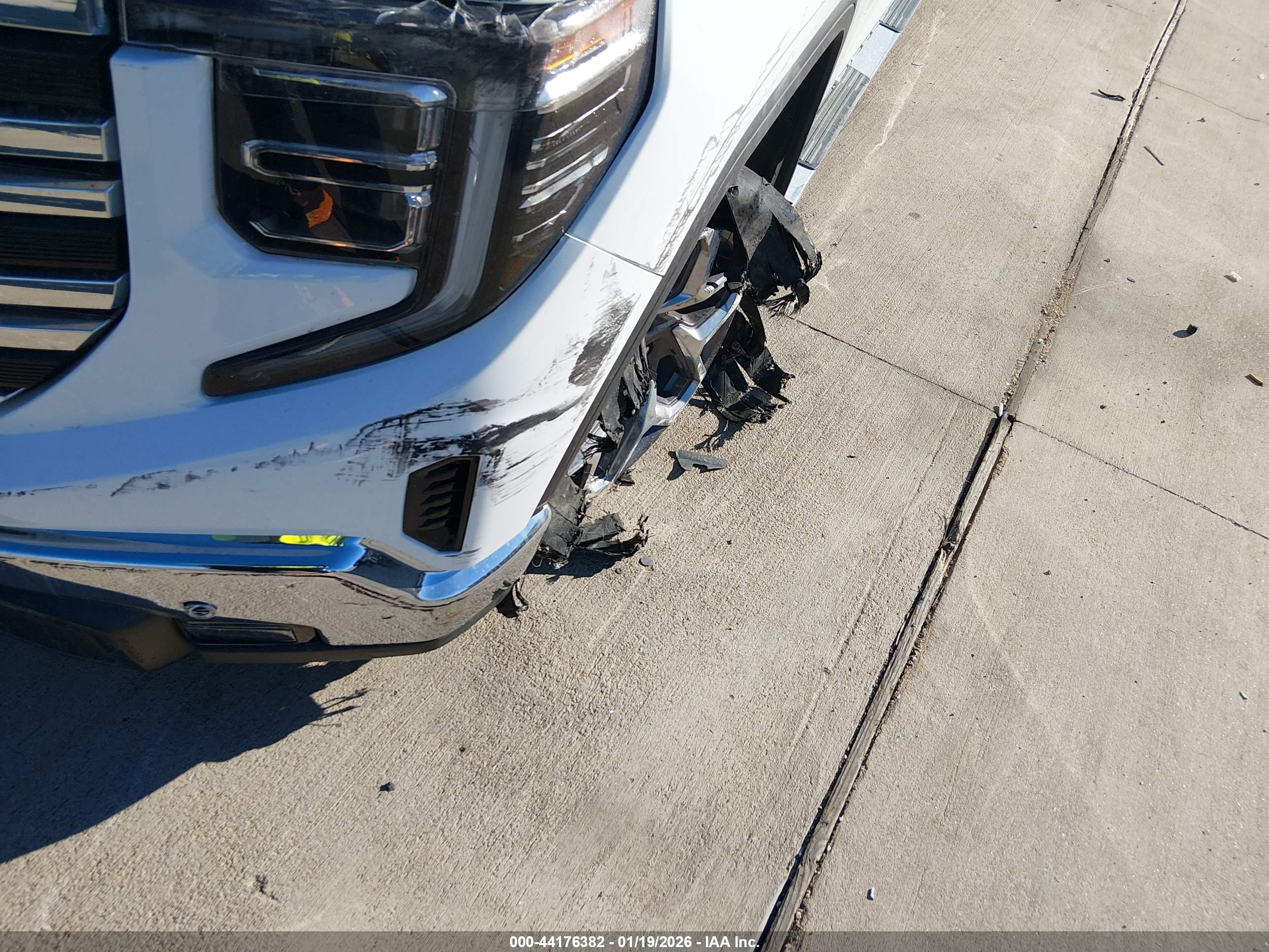GMC SIERRA image 6