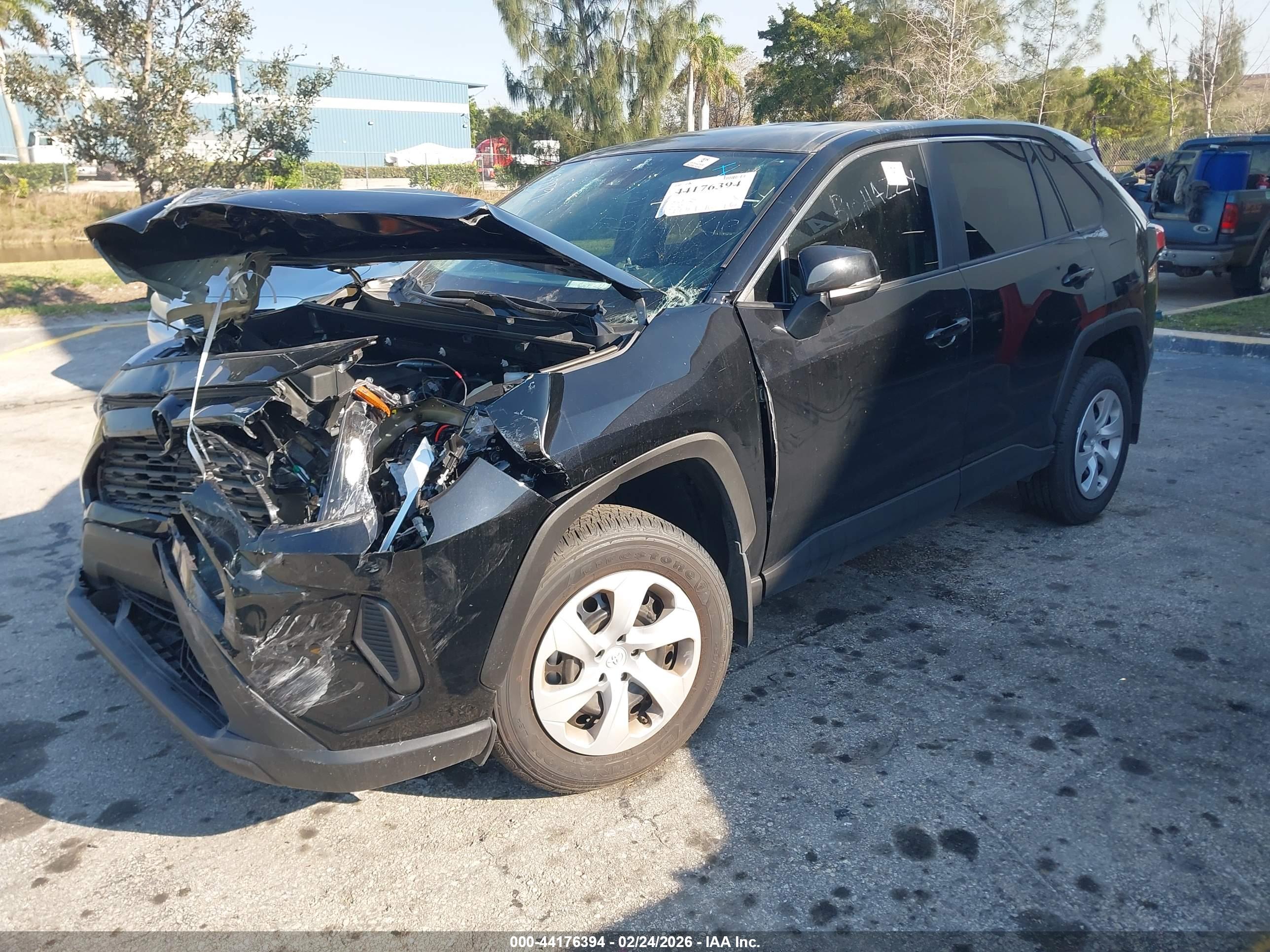 TOYOTA RAV4 image 2
