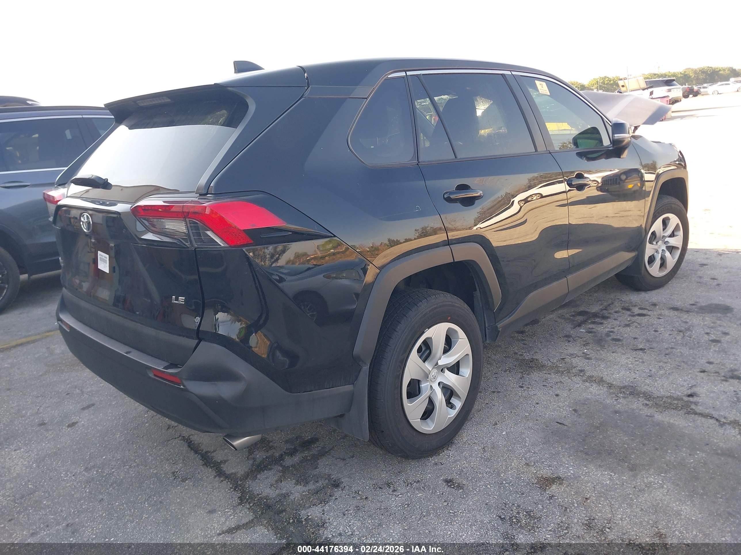TOYOTA RAV4 image 4