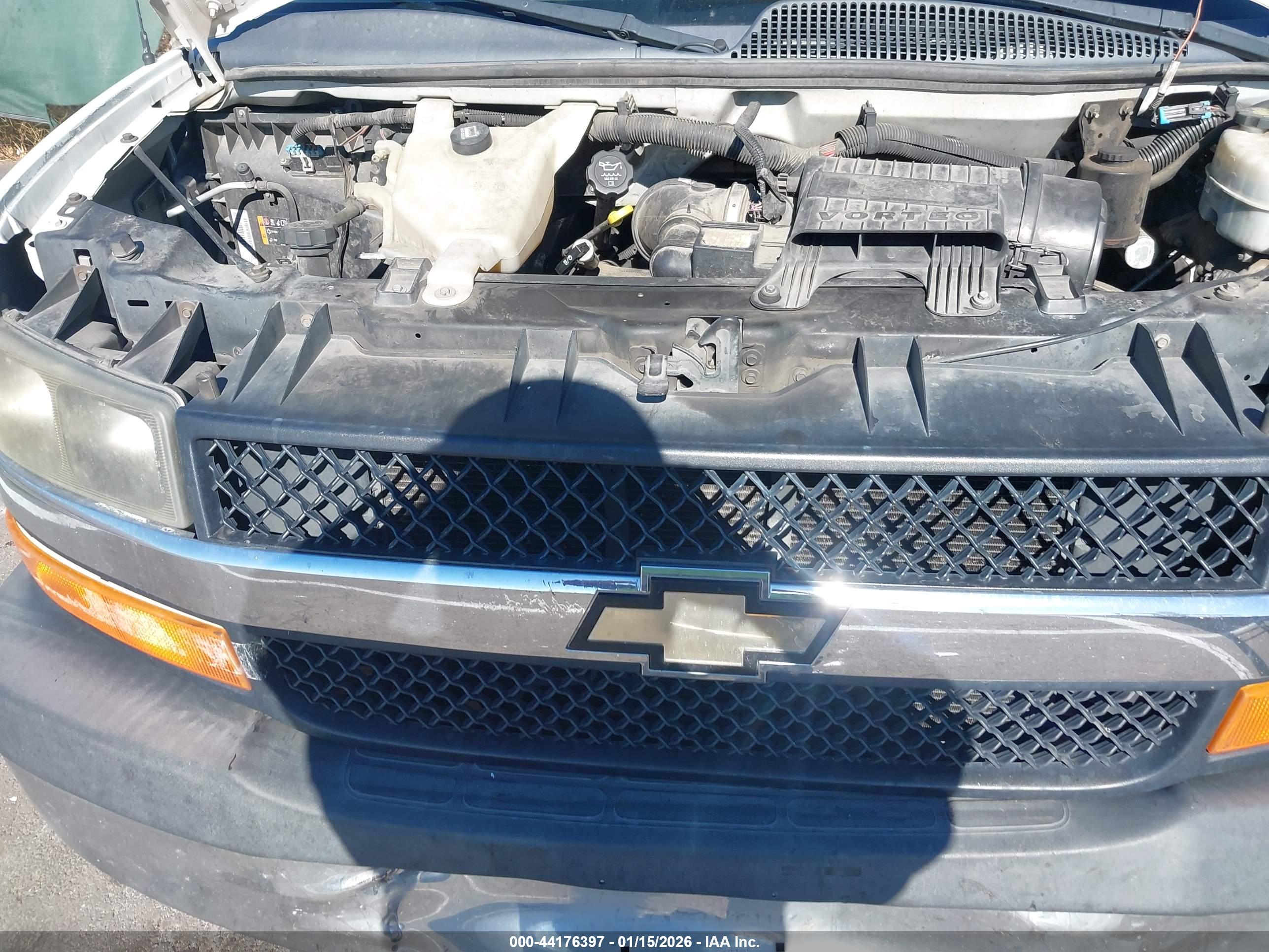CHEVROLET EXPRESS image 10