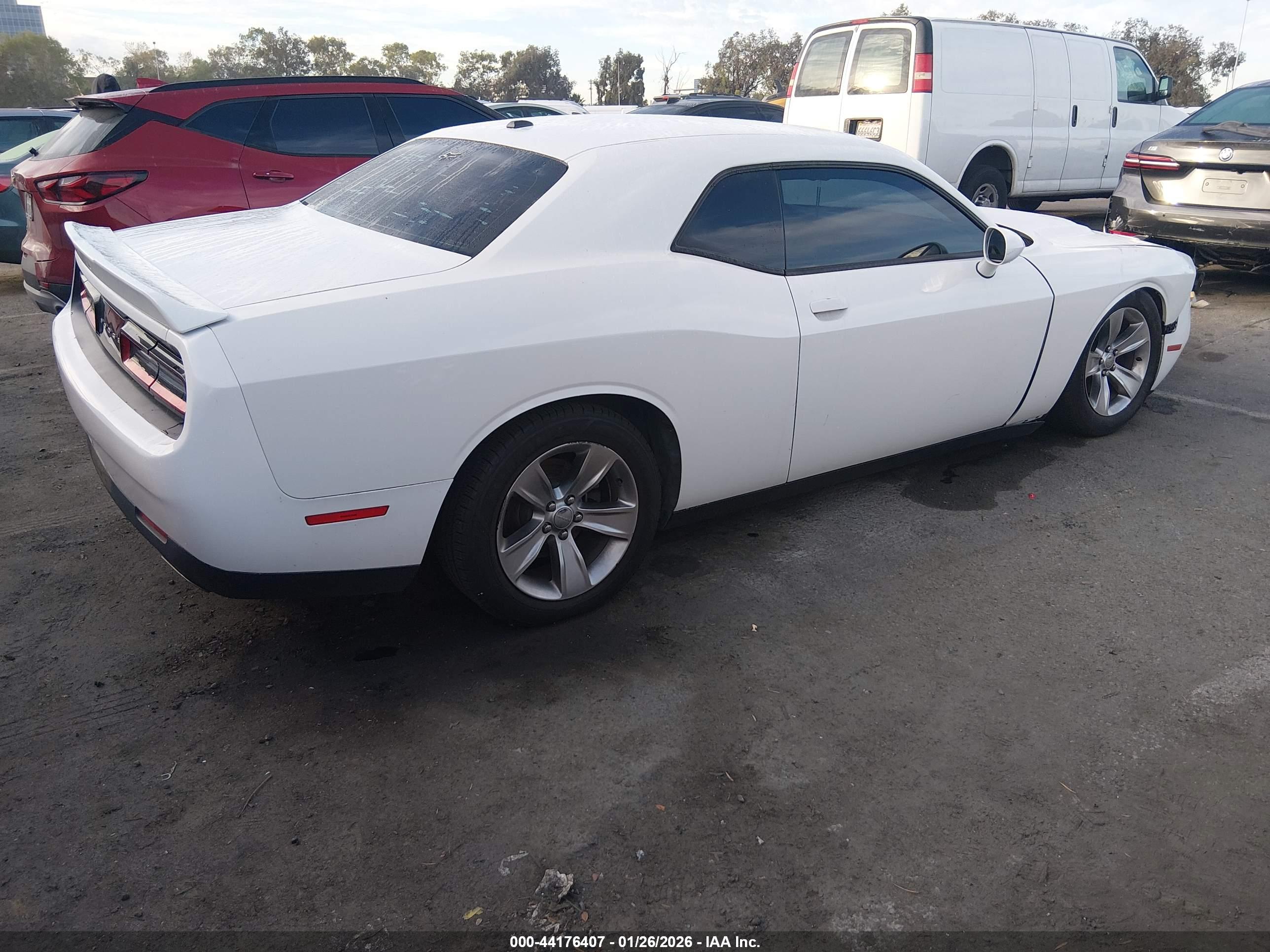 DODGE CHALLENGER image 4