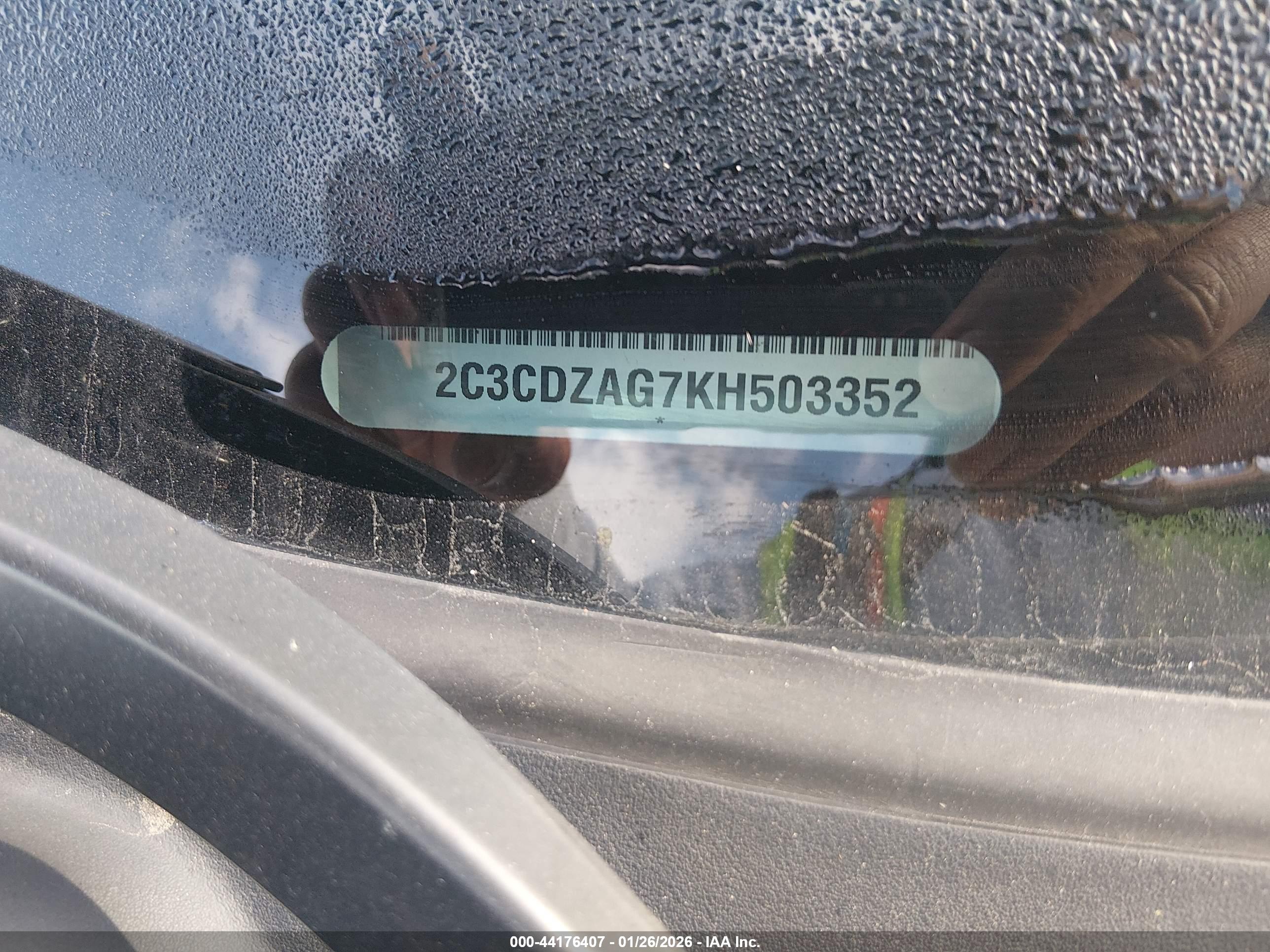 DODGE CHALLENGER image 9