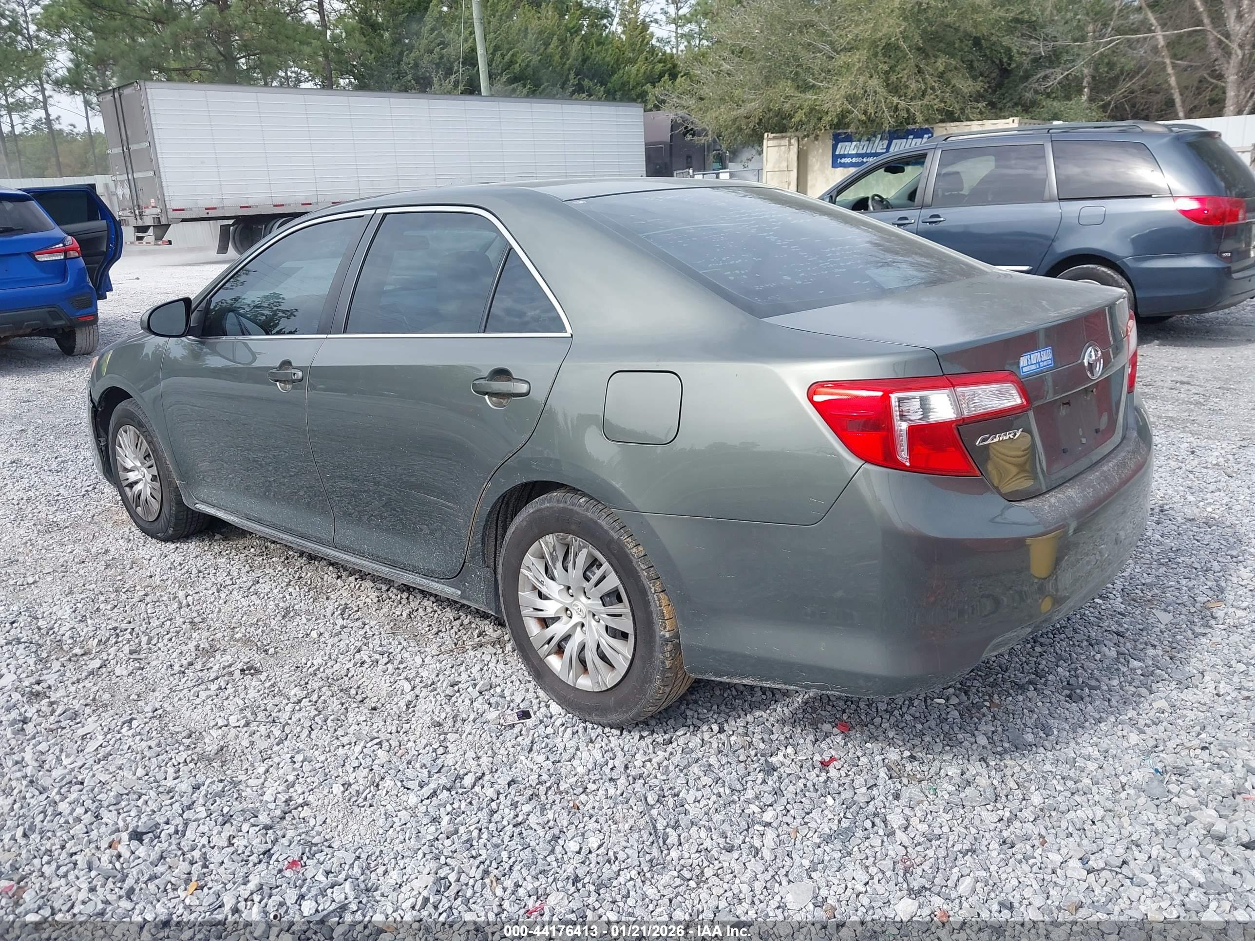 TOYOTA CAMRY image 3