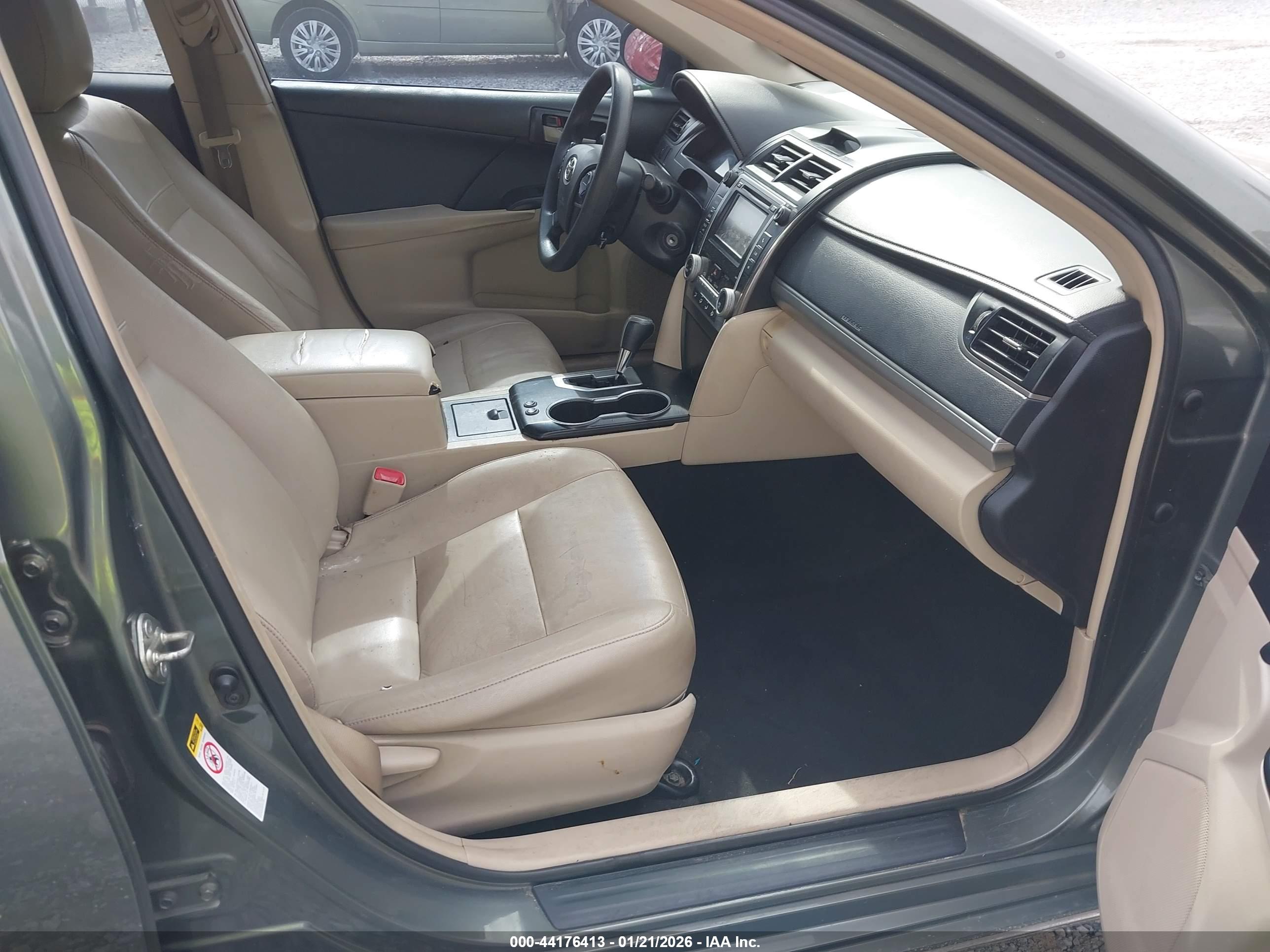 TOYOTA CAMRY image 5