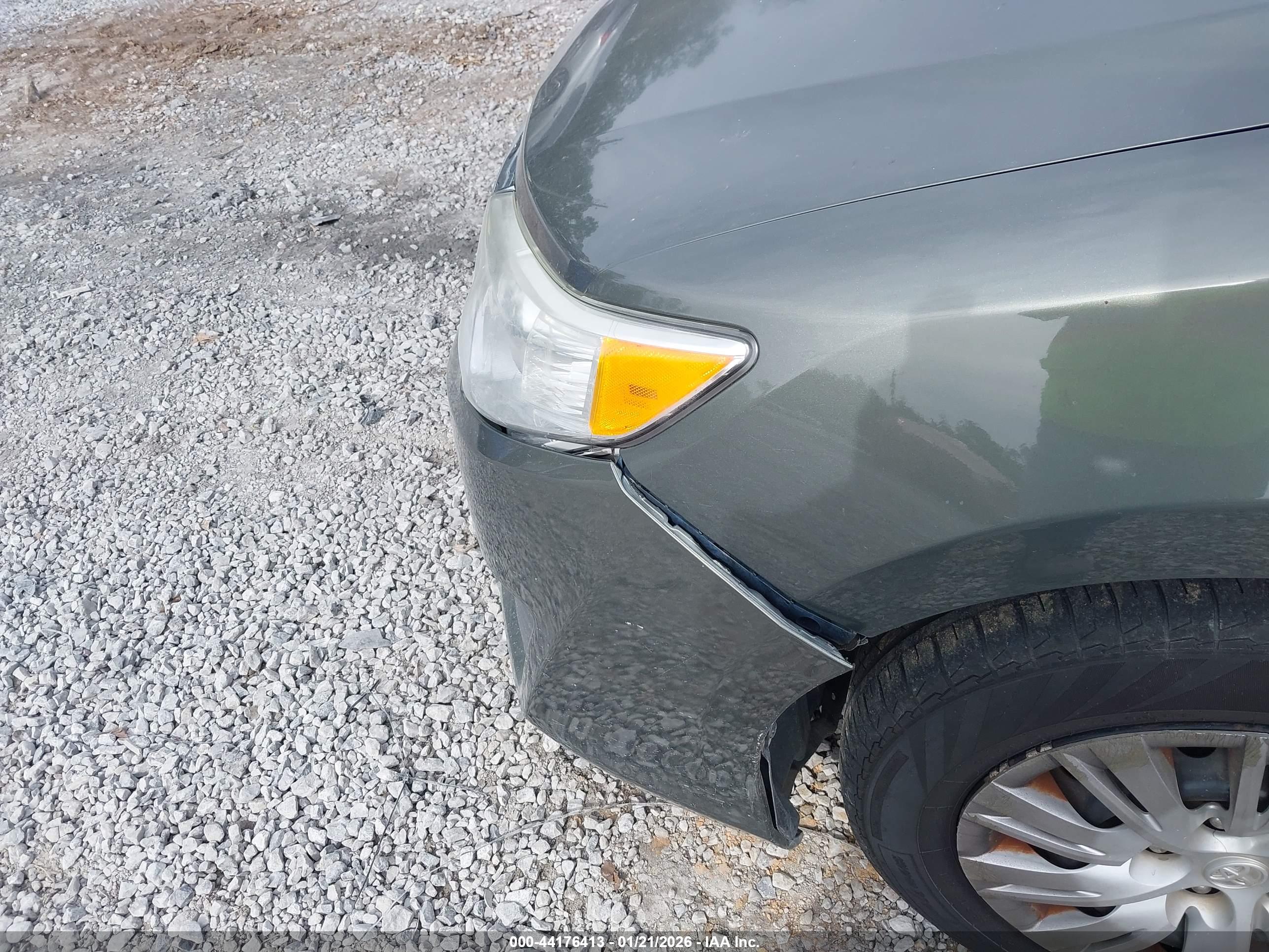 TOYOTA CAMRY image 6