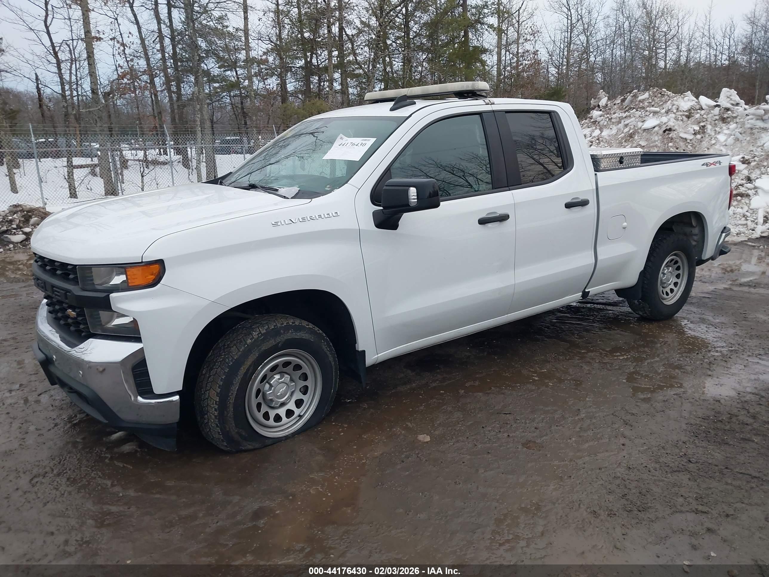 CHEVROLET SILVERADO image 2