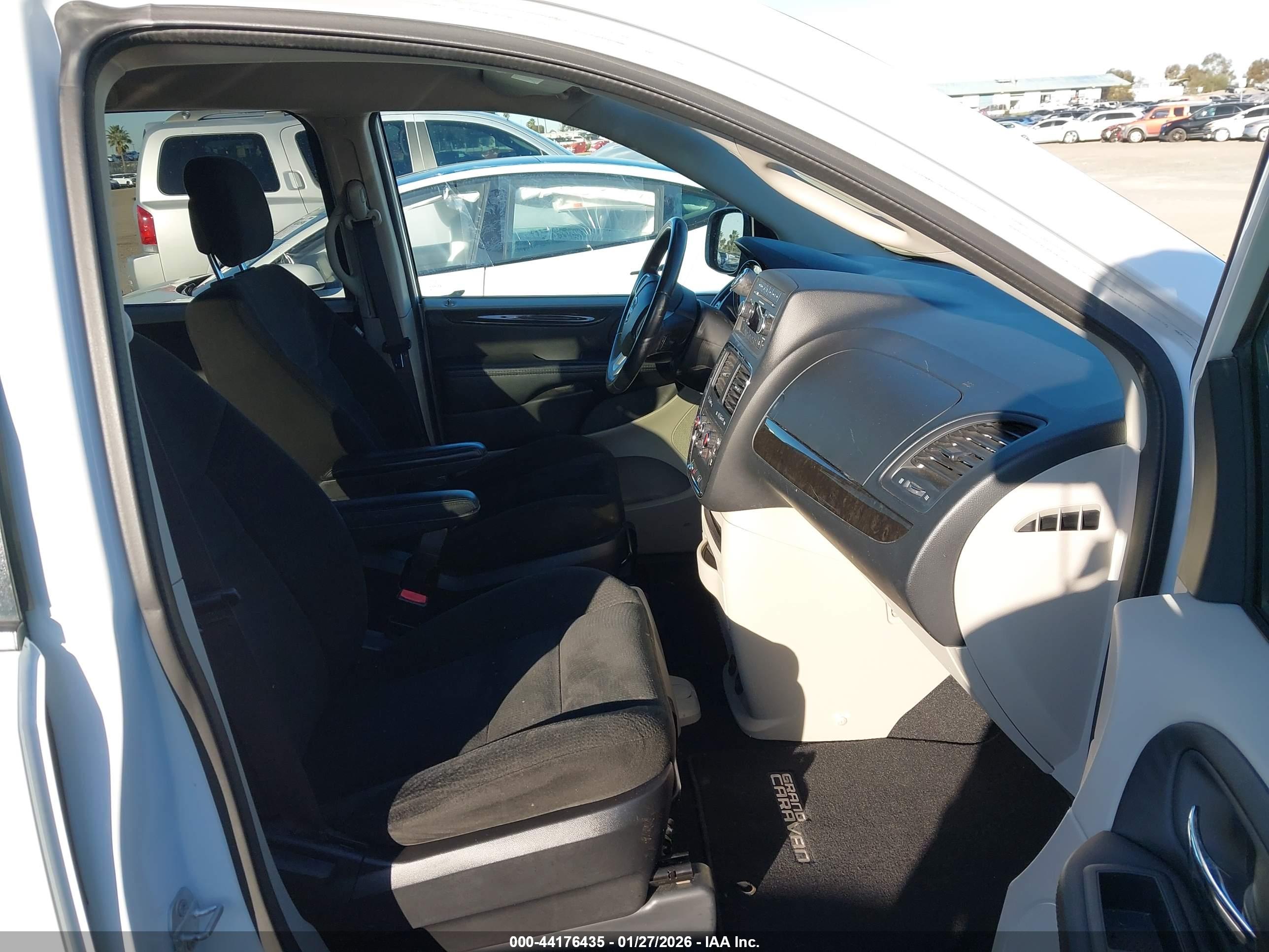 DODGE GRAND image 5