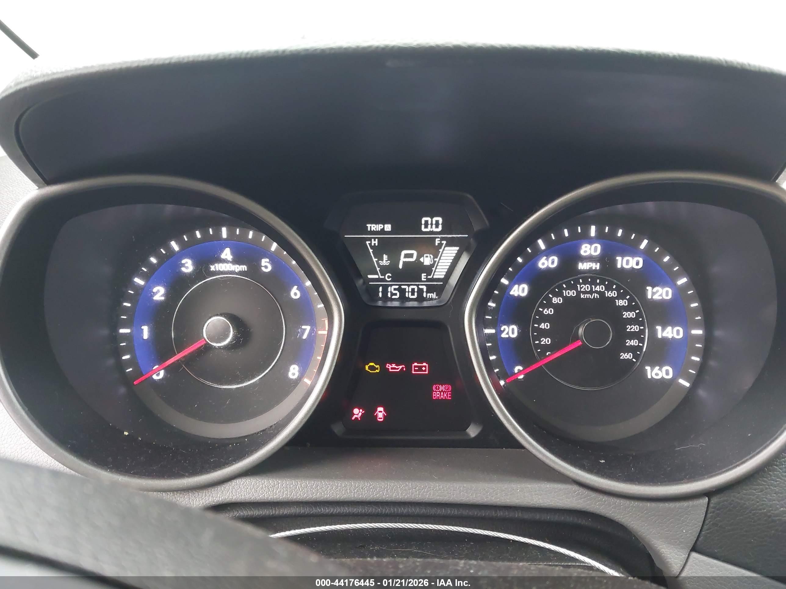 HYUNDAI ELANTRA image 7