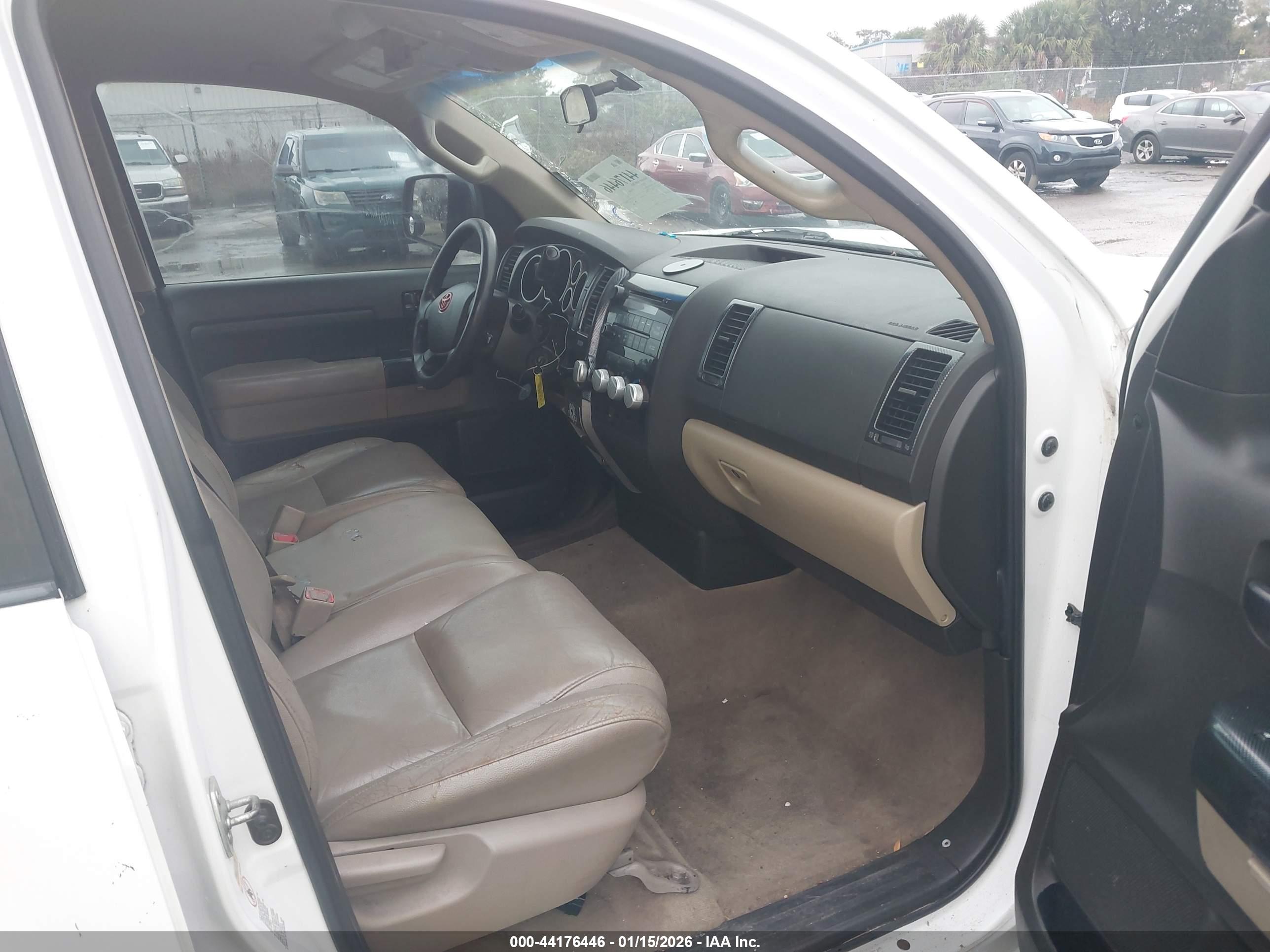 TOYOTA TUNDRA image 5