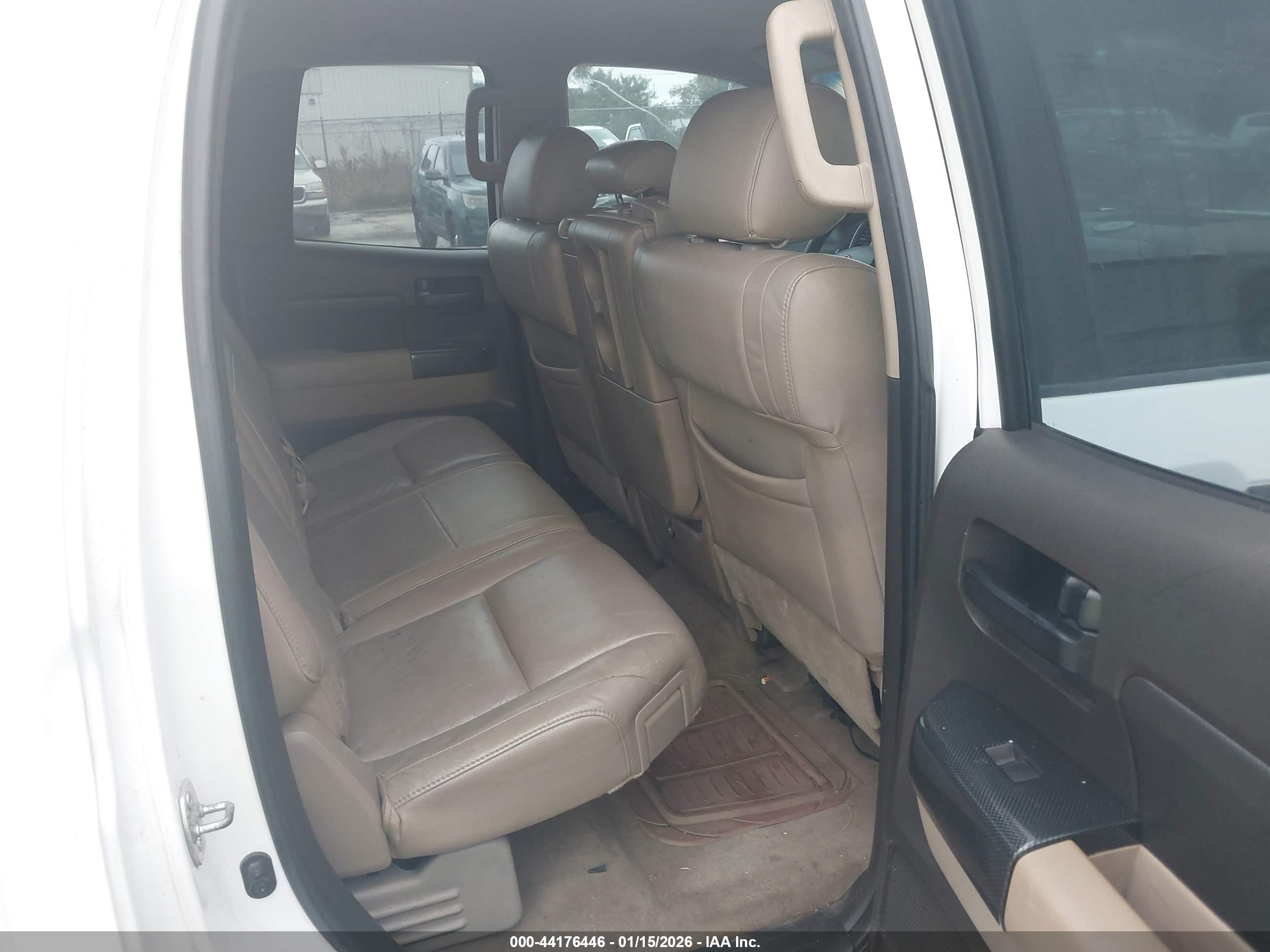 TOYOTA TUNDRA image 8