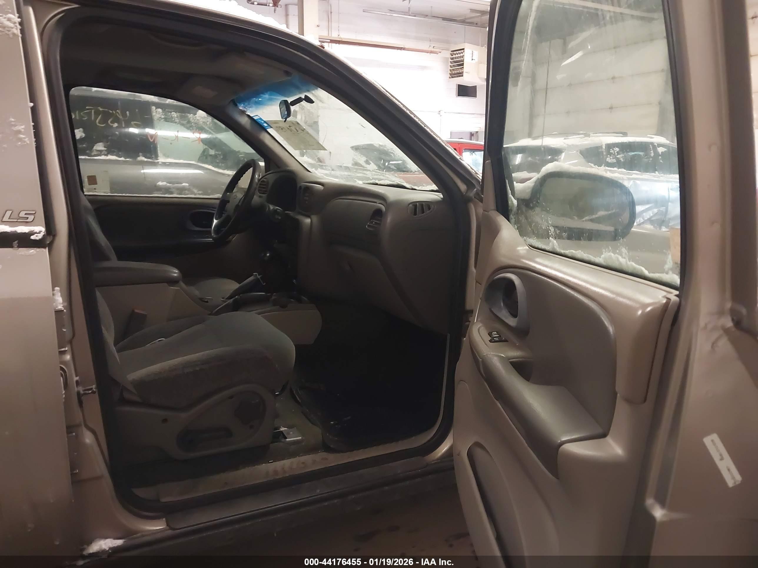 CHEVROLET TRAILBLAZER image 5