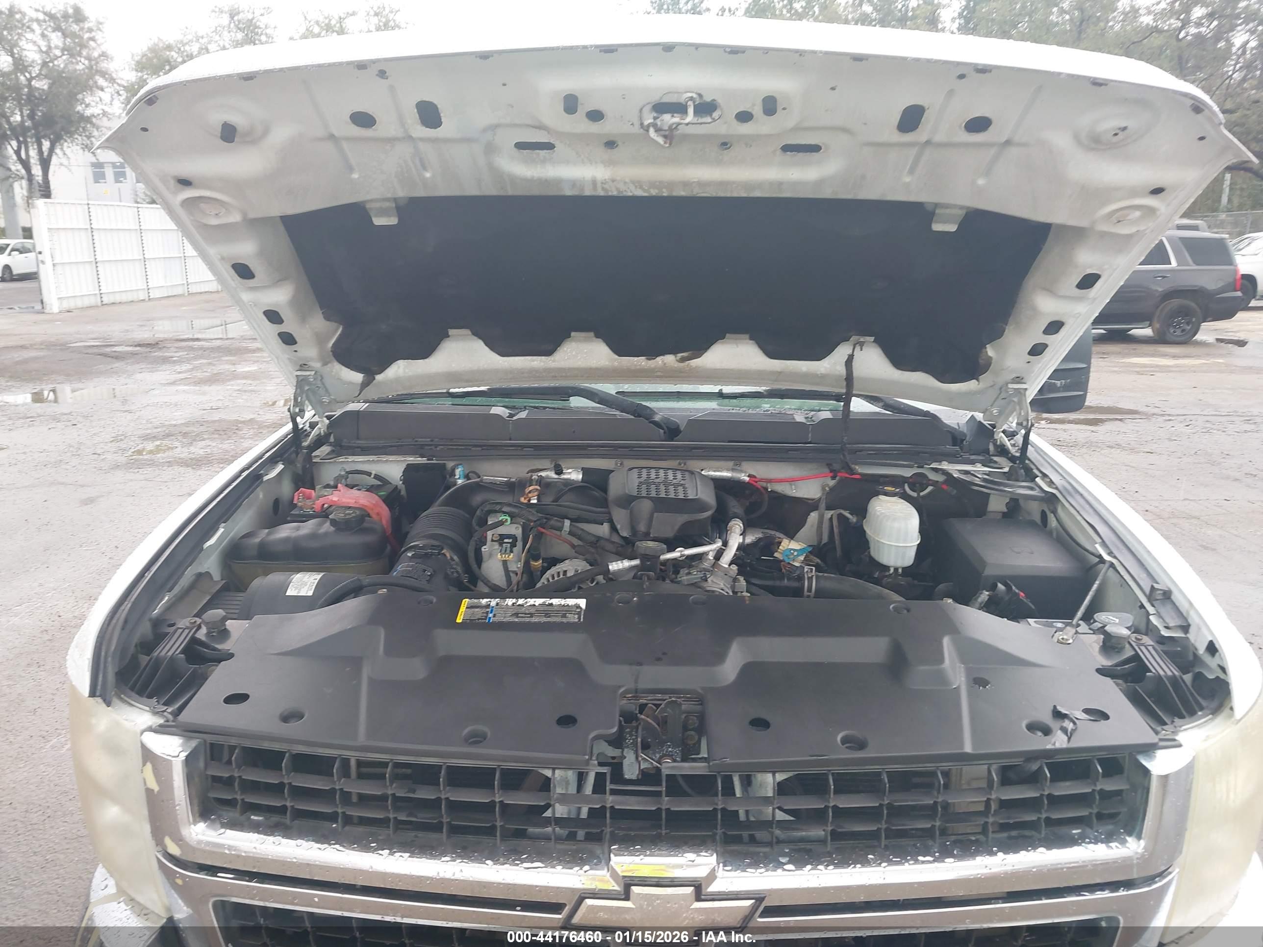 CHEVROLET SILVERADO image 10