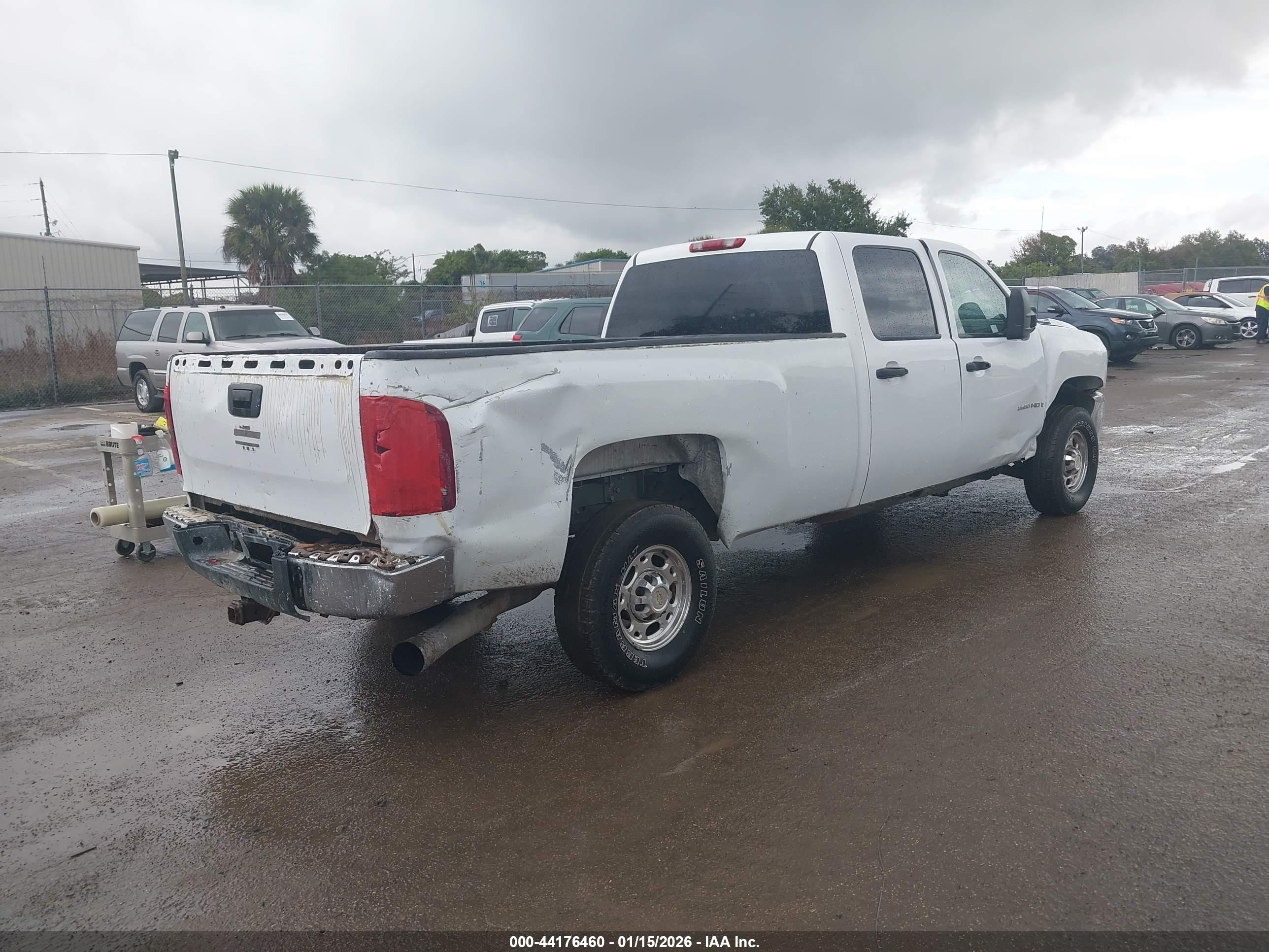 CHEVROLET SILVERADO image 4