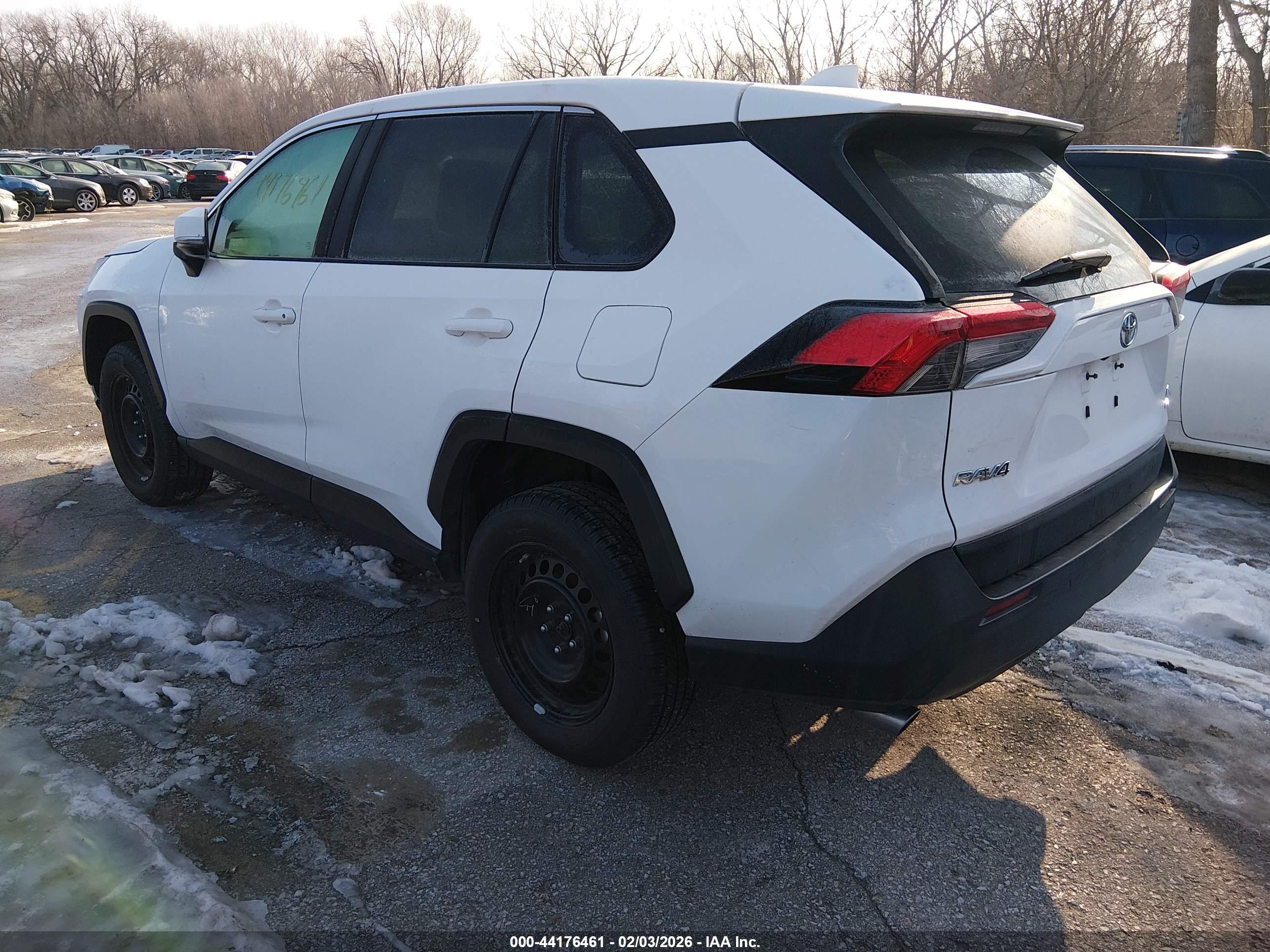 TOYOTA RAV4 image 3