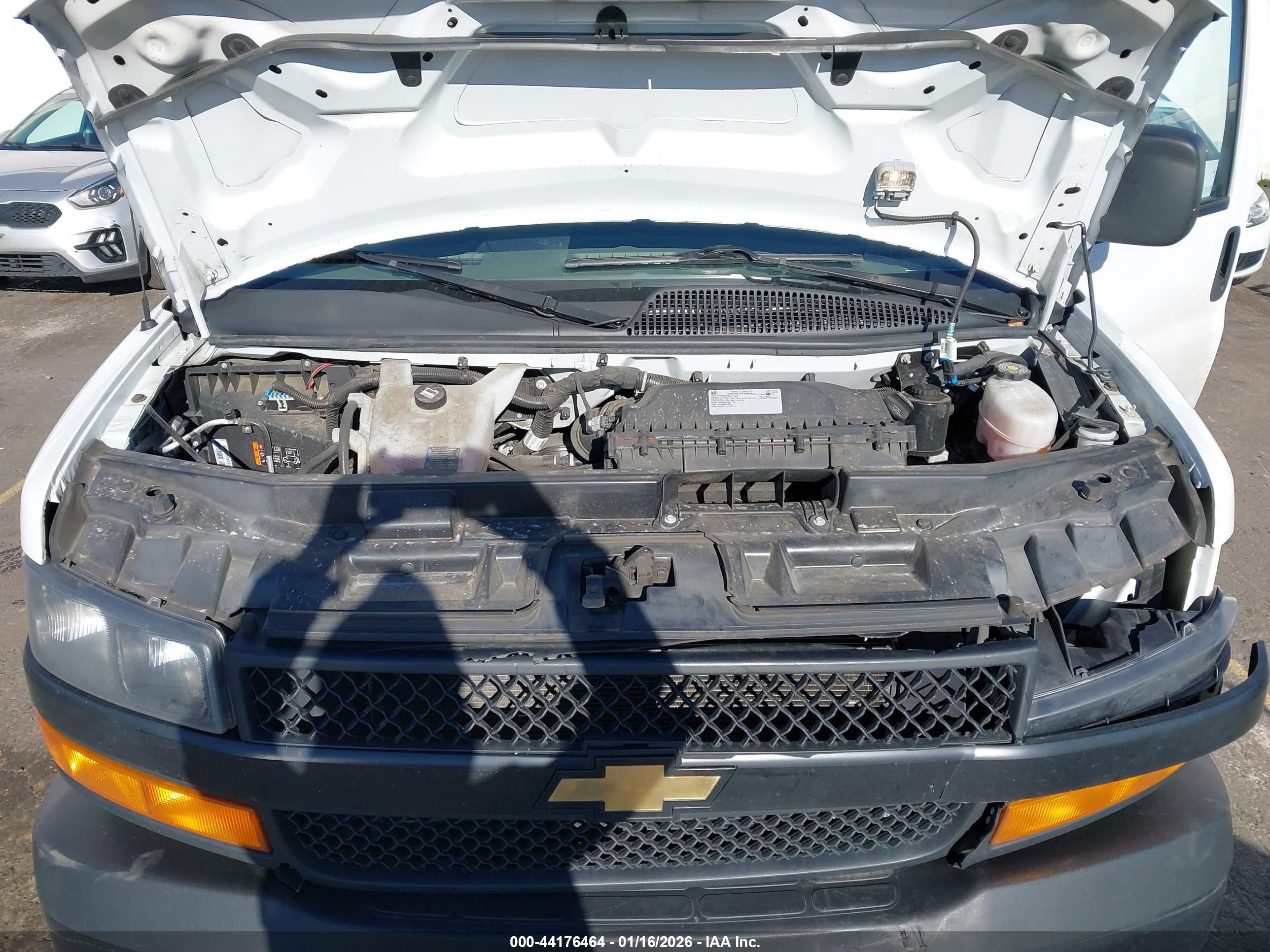 CHEVROLET EXPRESS image 10