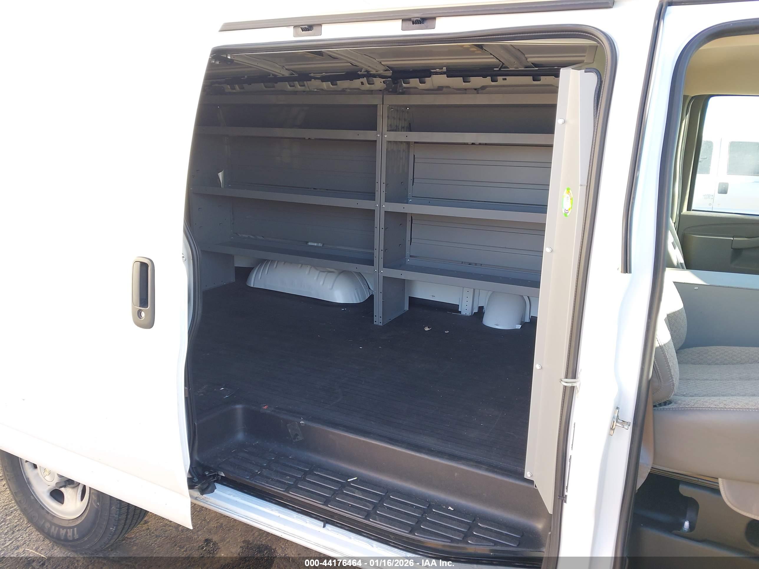 CHEVROLET EXPRESS image 8