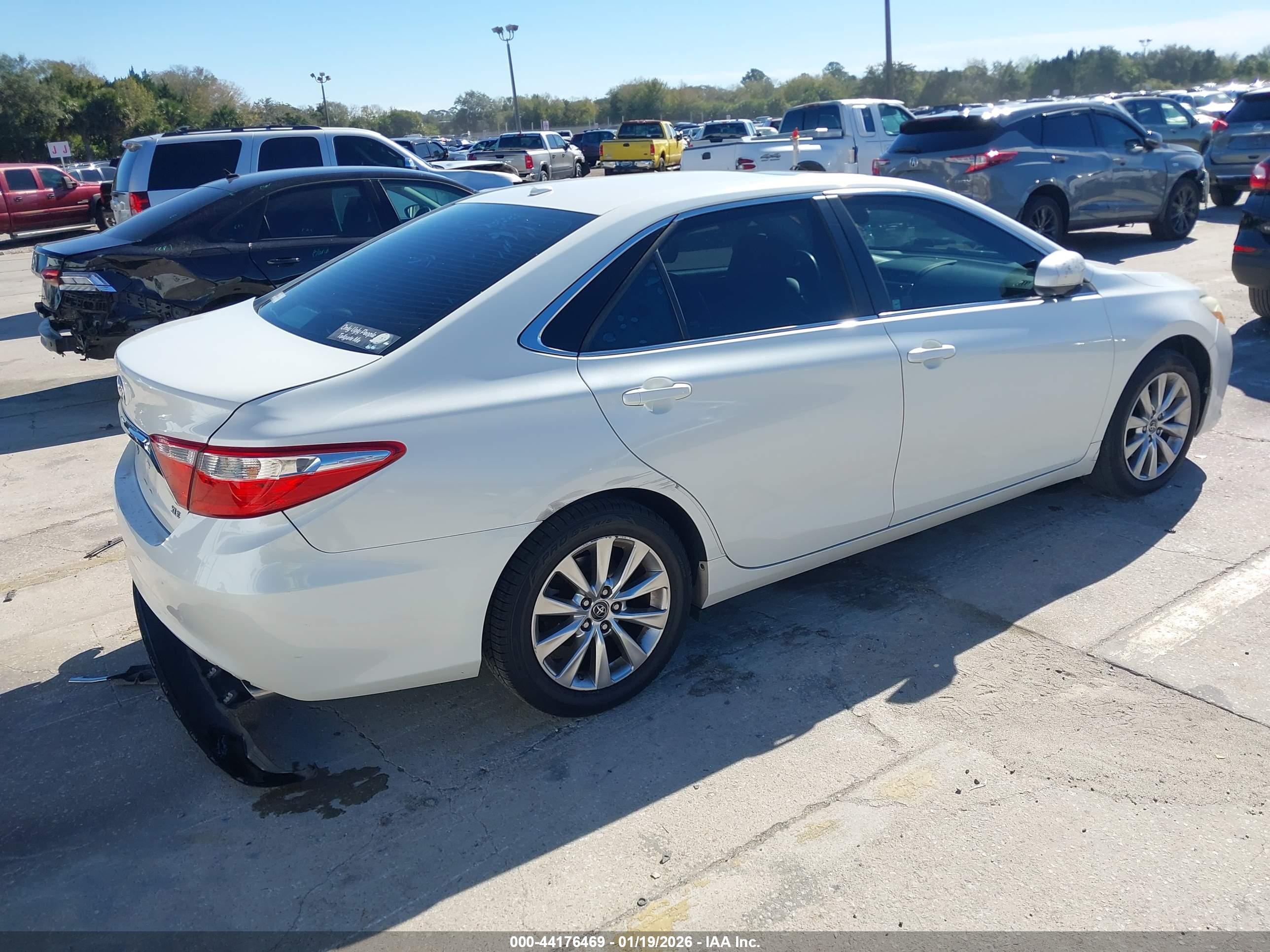 TOYOTA CAMRY image 4