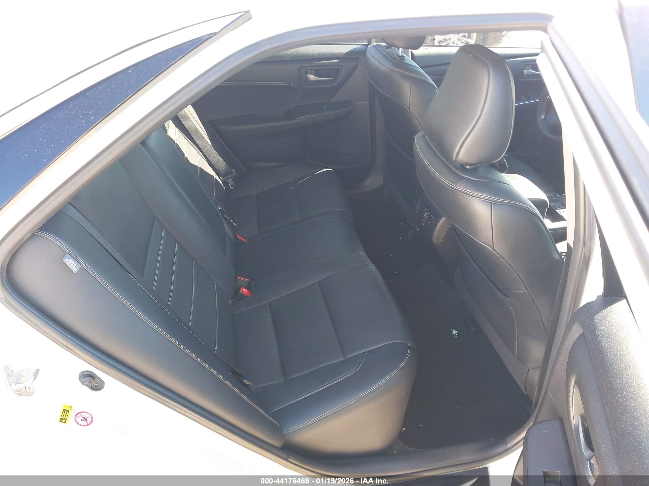 TOYOTA CAMRY image 8