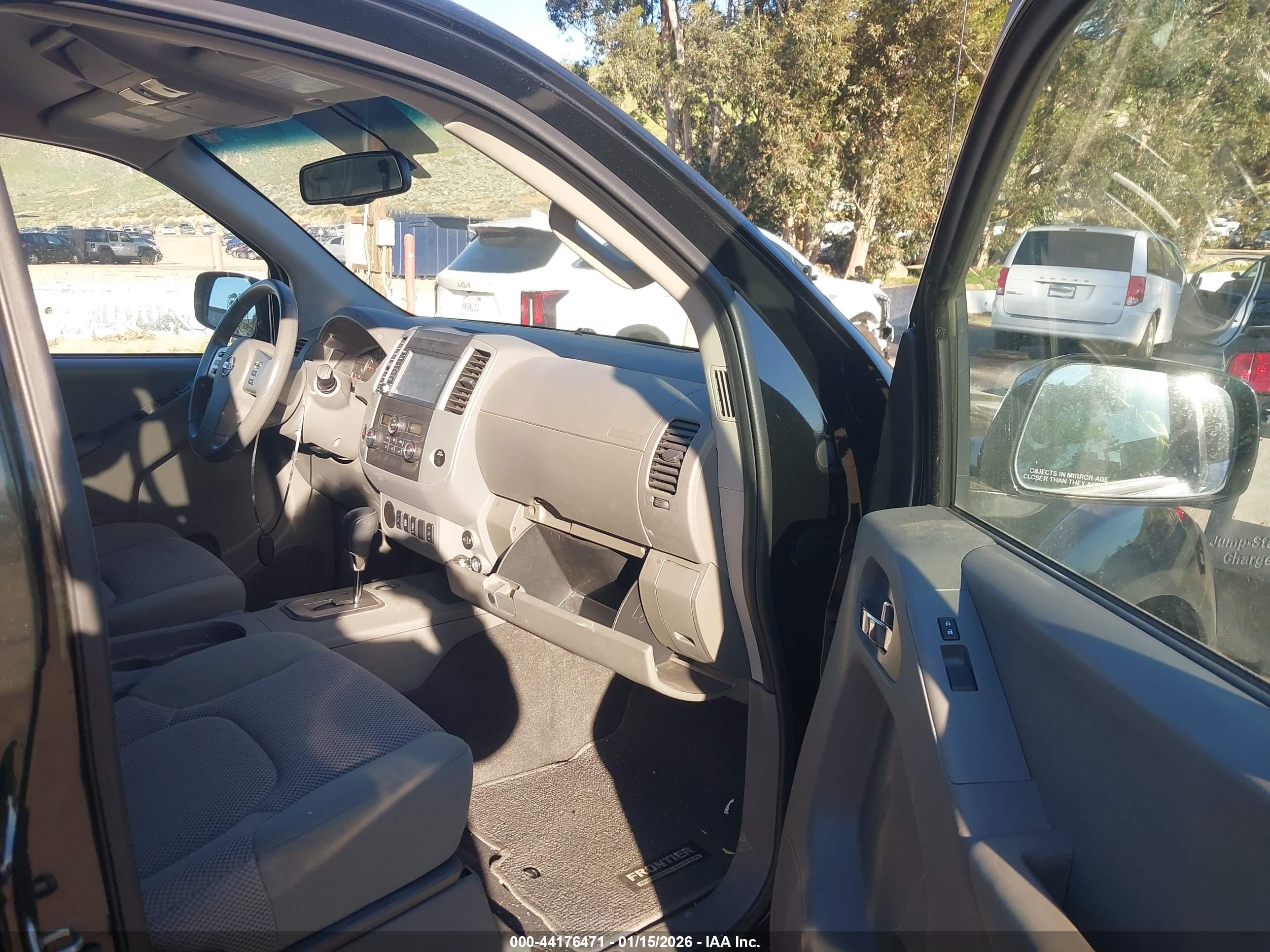 NISSAN FRONTIER image 5