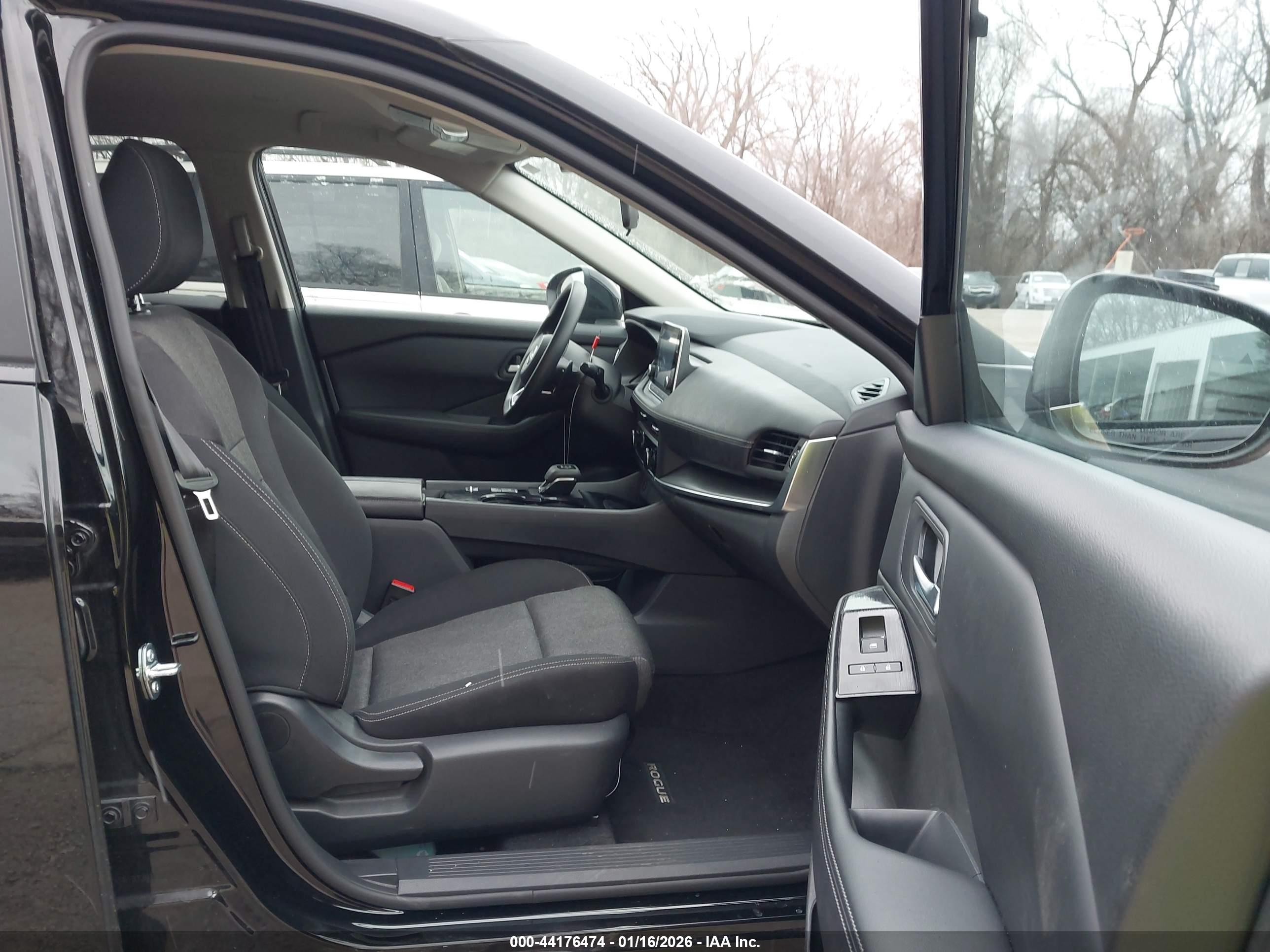 NISSAN ROGUE image 5