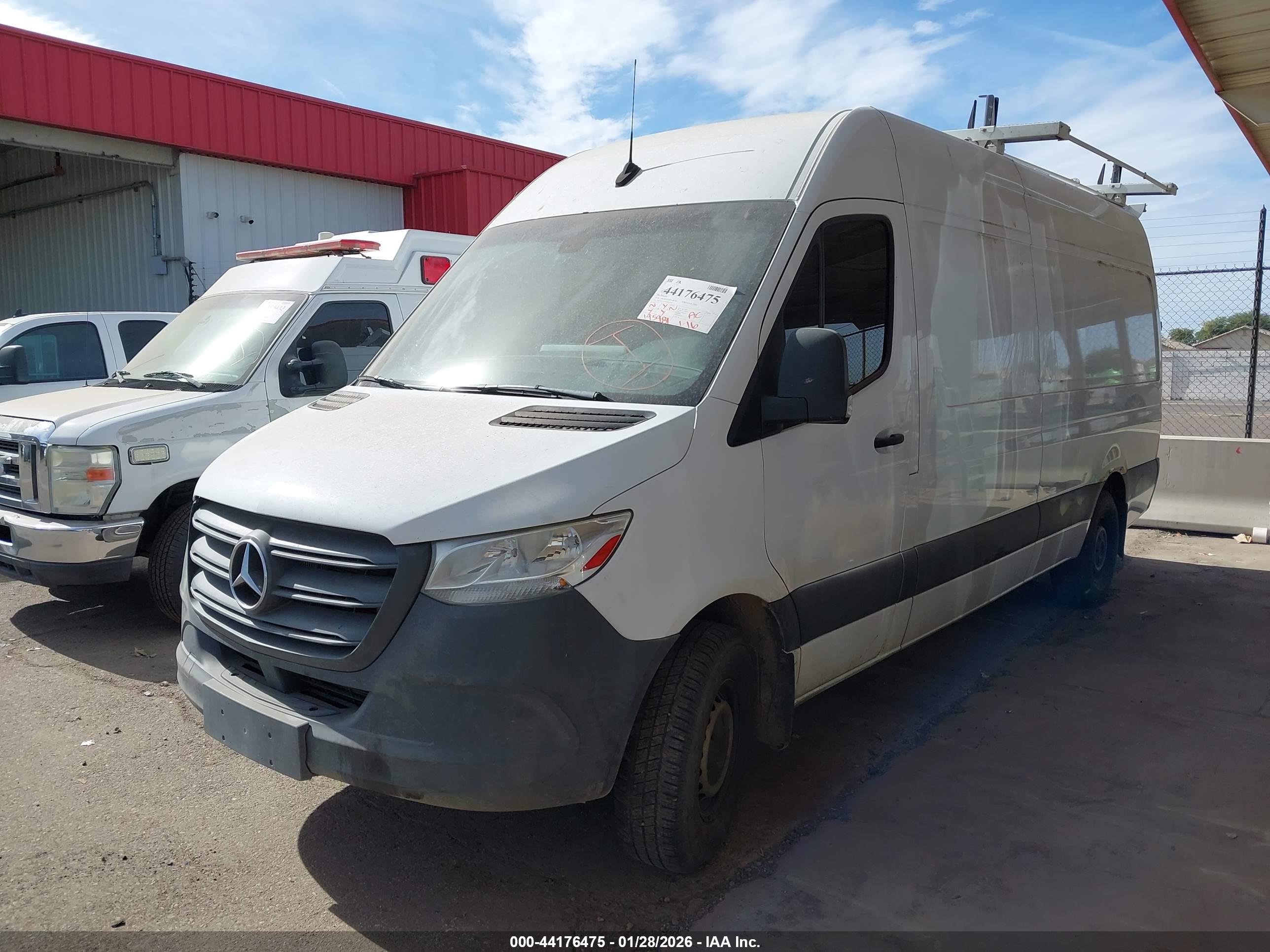 MERCEDES-BENZ SPRINTER image 2