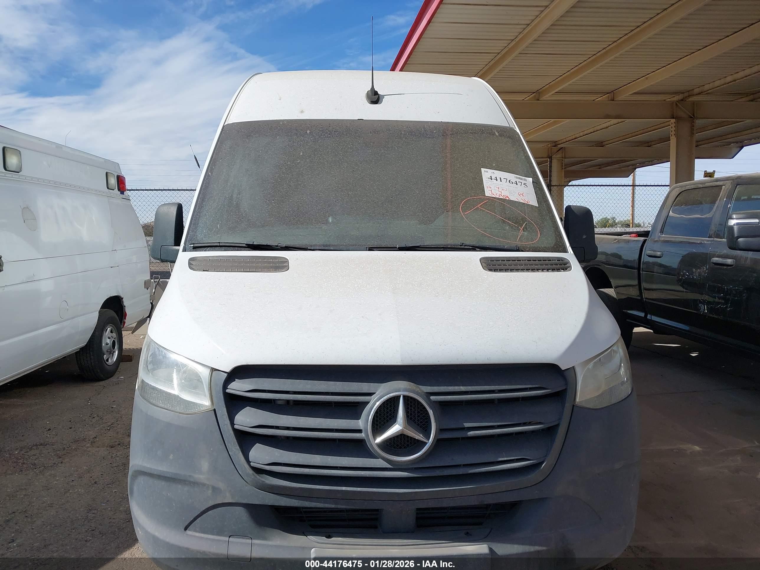 MERCEDES-BENZ SPRINTER image 6