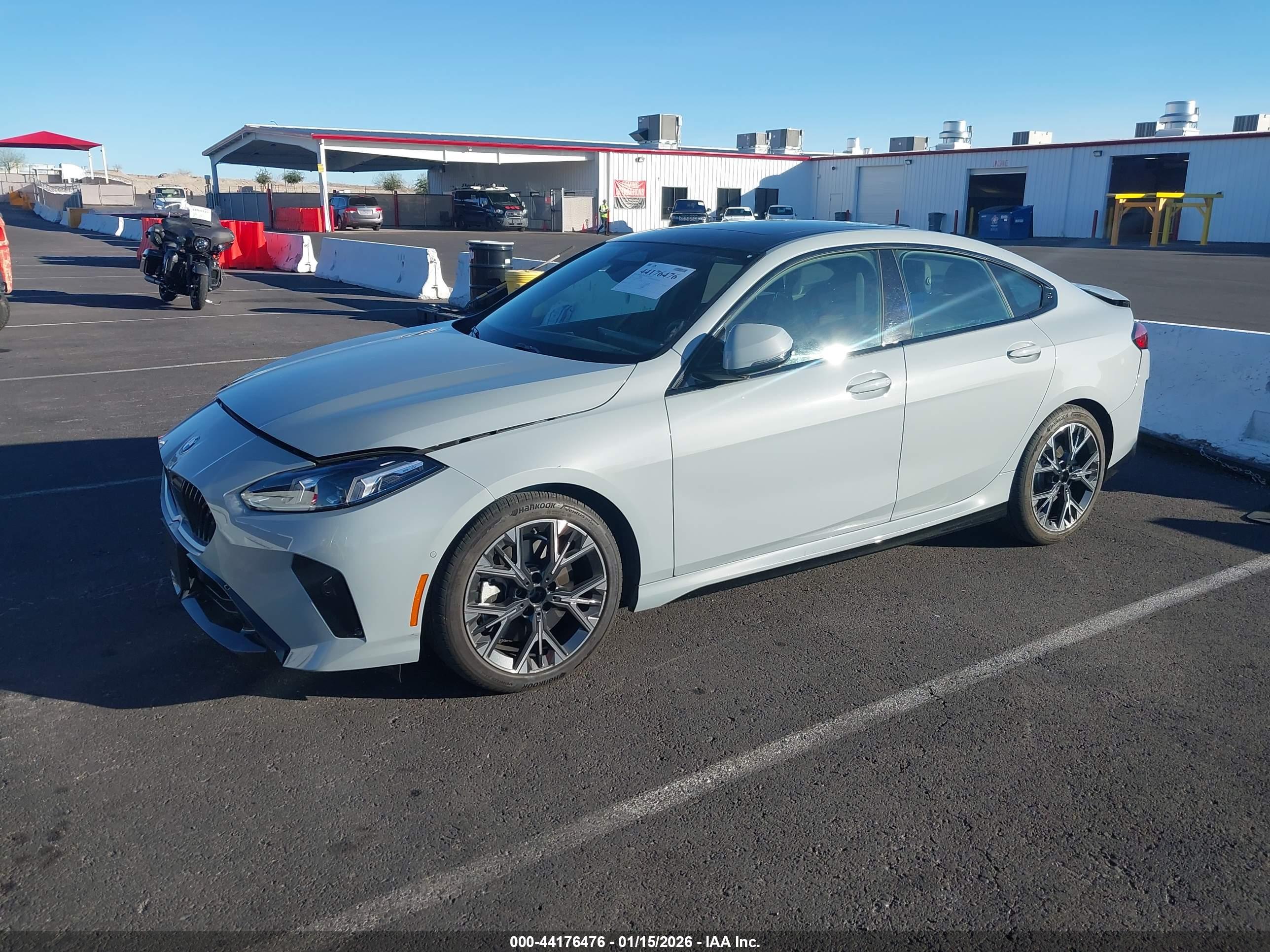 BMW 228 image 2