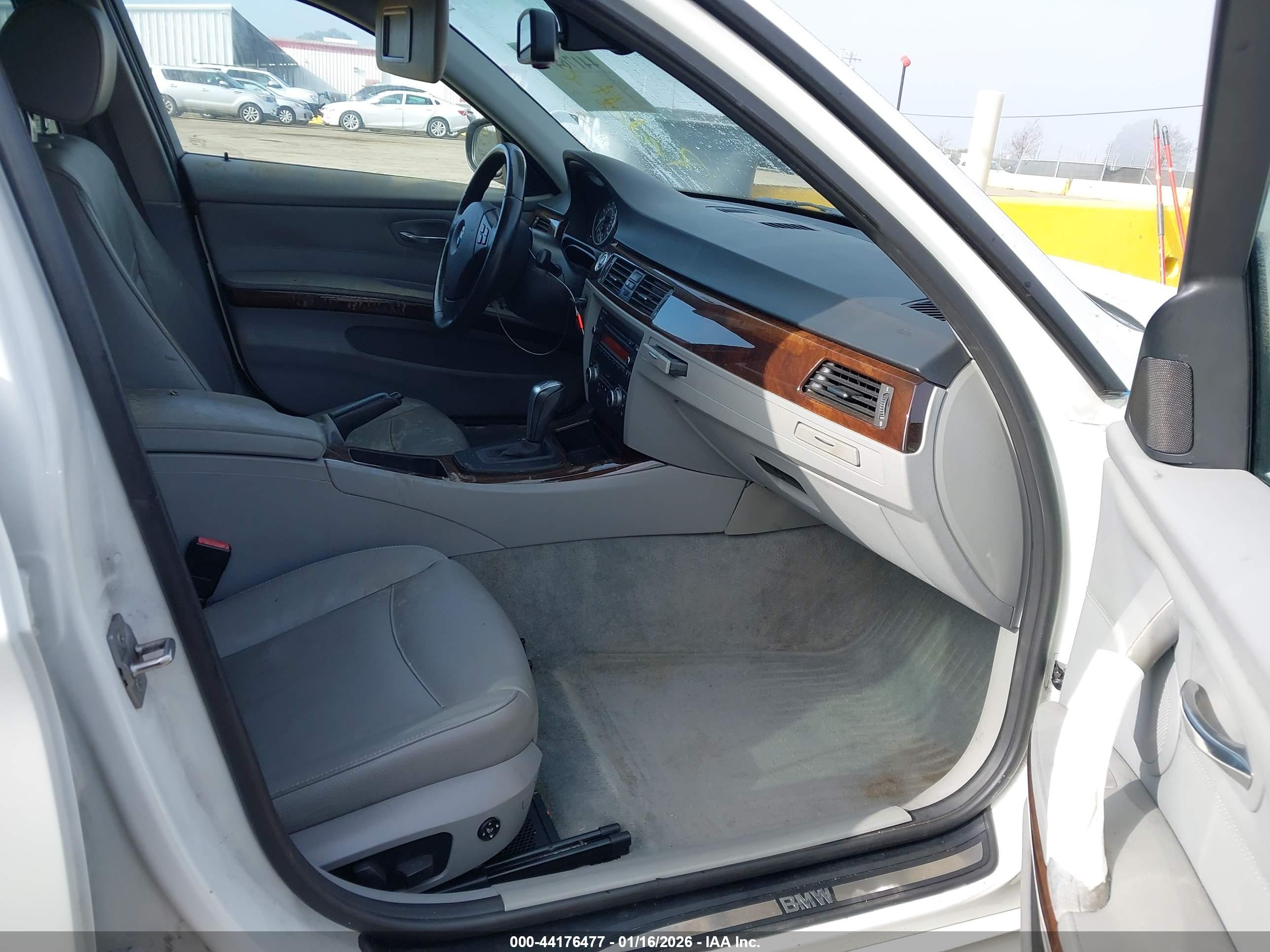 BMW 328I image 5