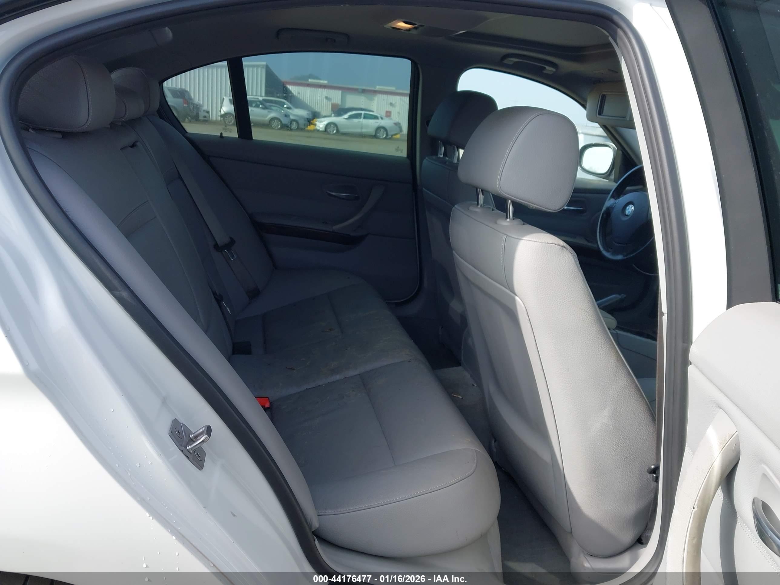 BMW 328I image 8