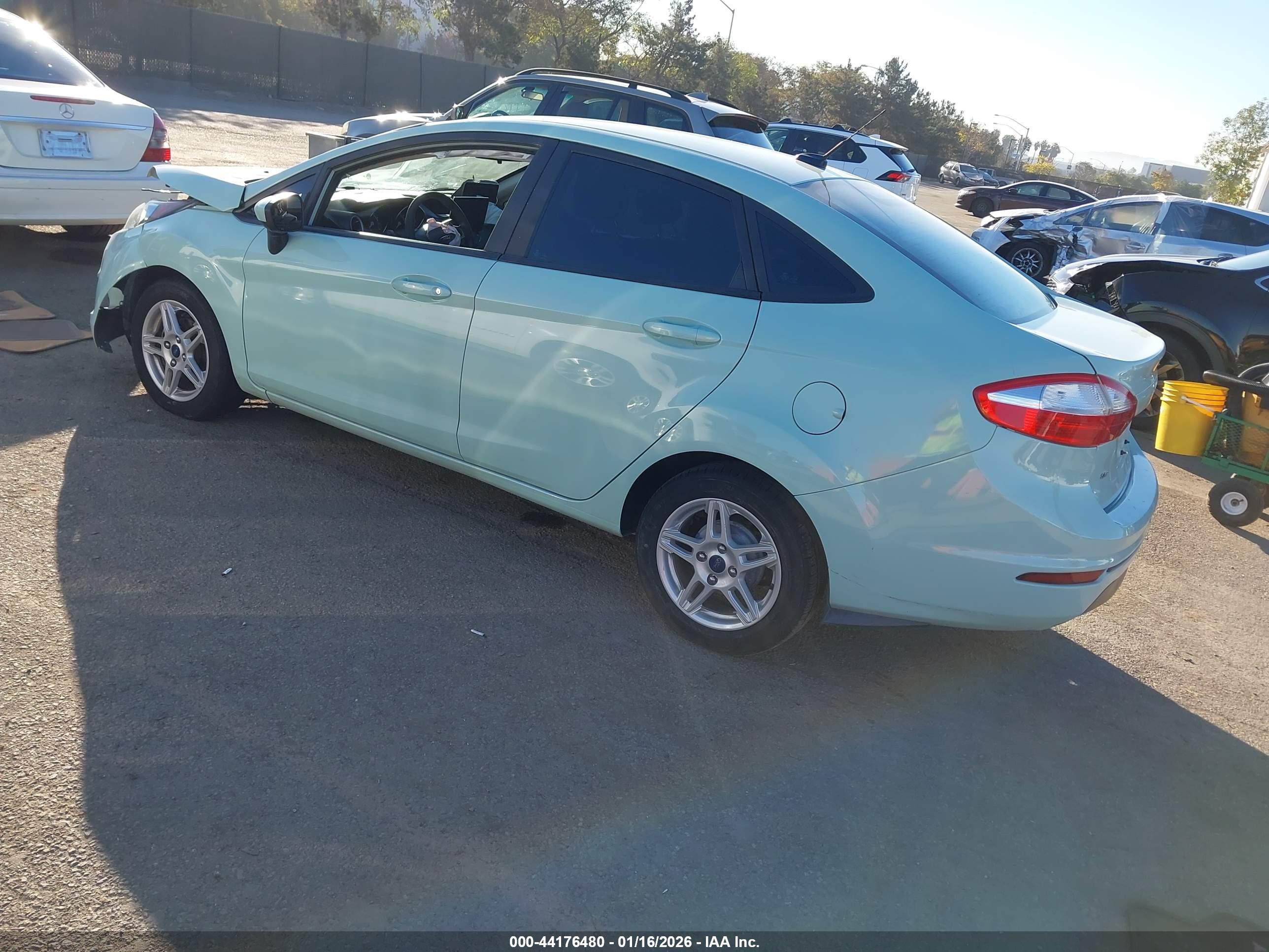 FORD FIESTA image 3