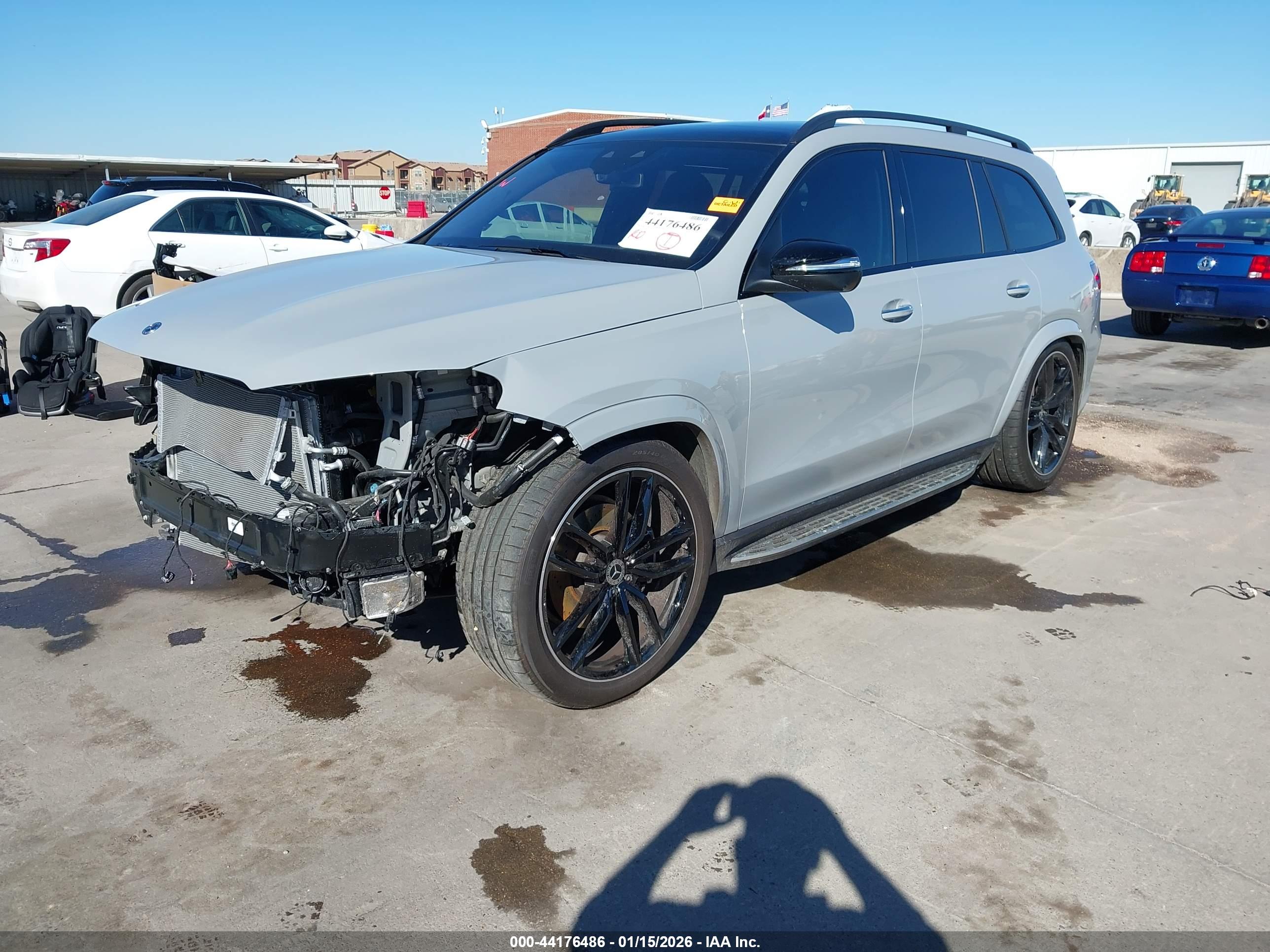MERCEDES-BENZ GLS image 2