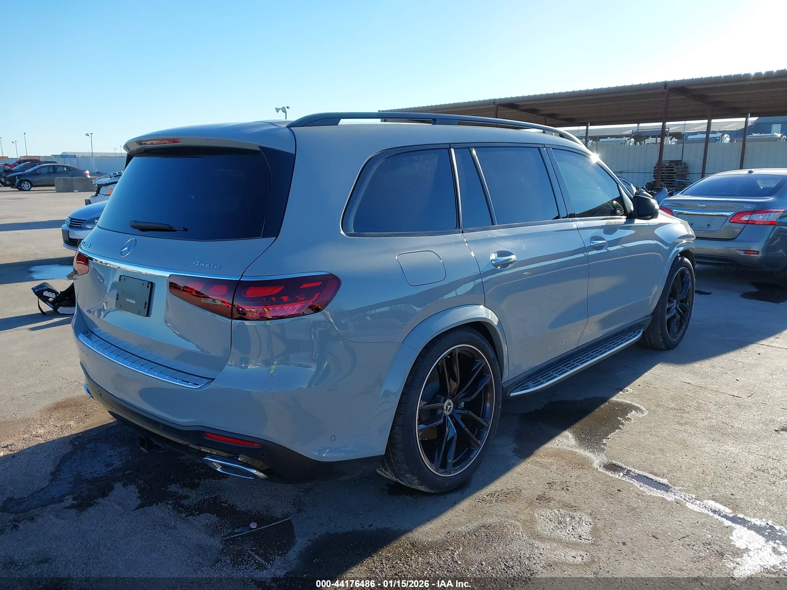 MERCEDES-BENZ GLS image 4