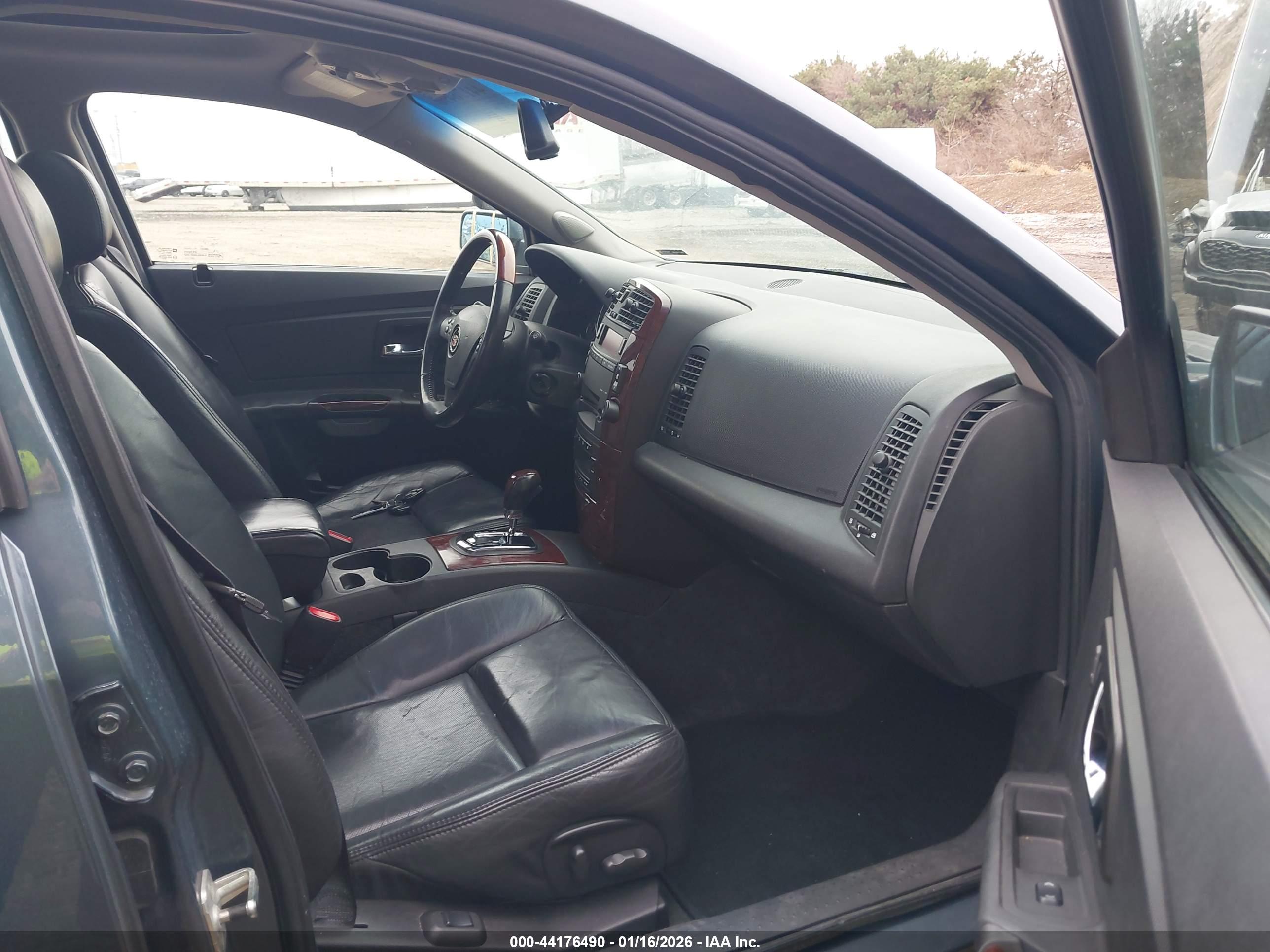 CADILLAC CTS image 5