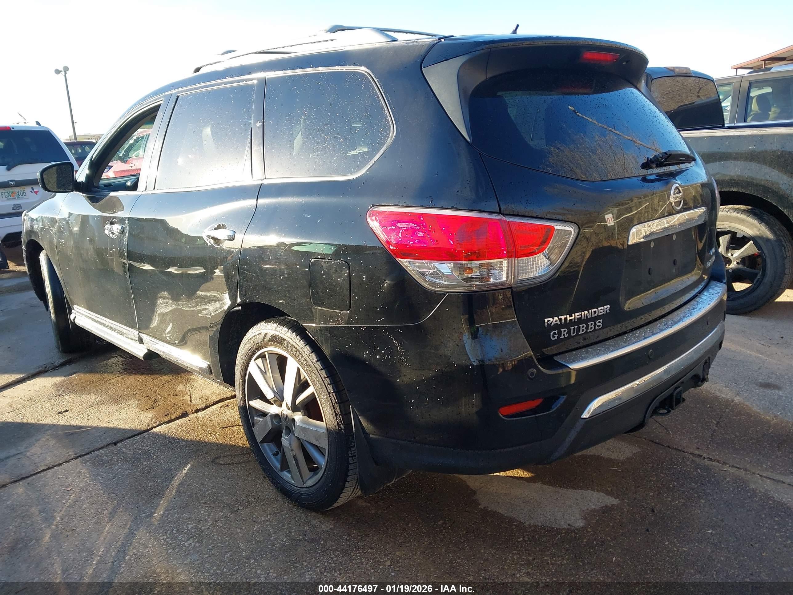 NISSAN PATHFINDER image 3