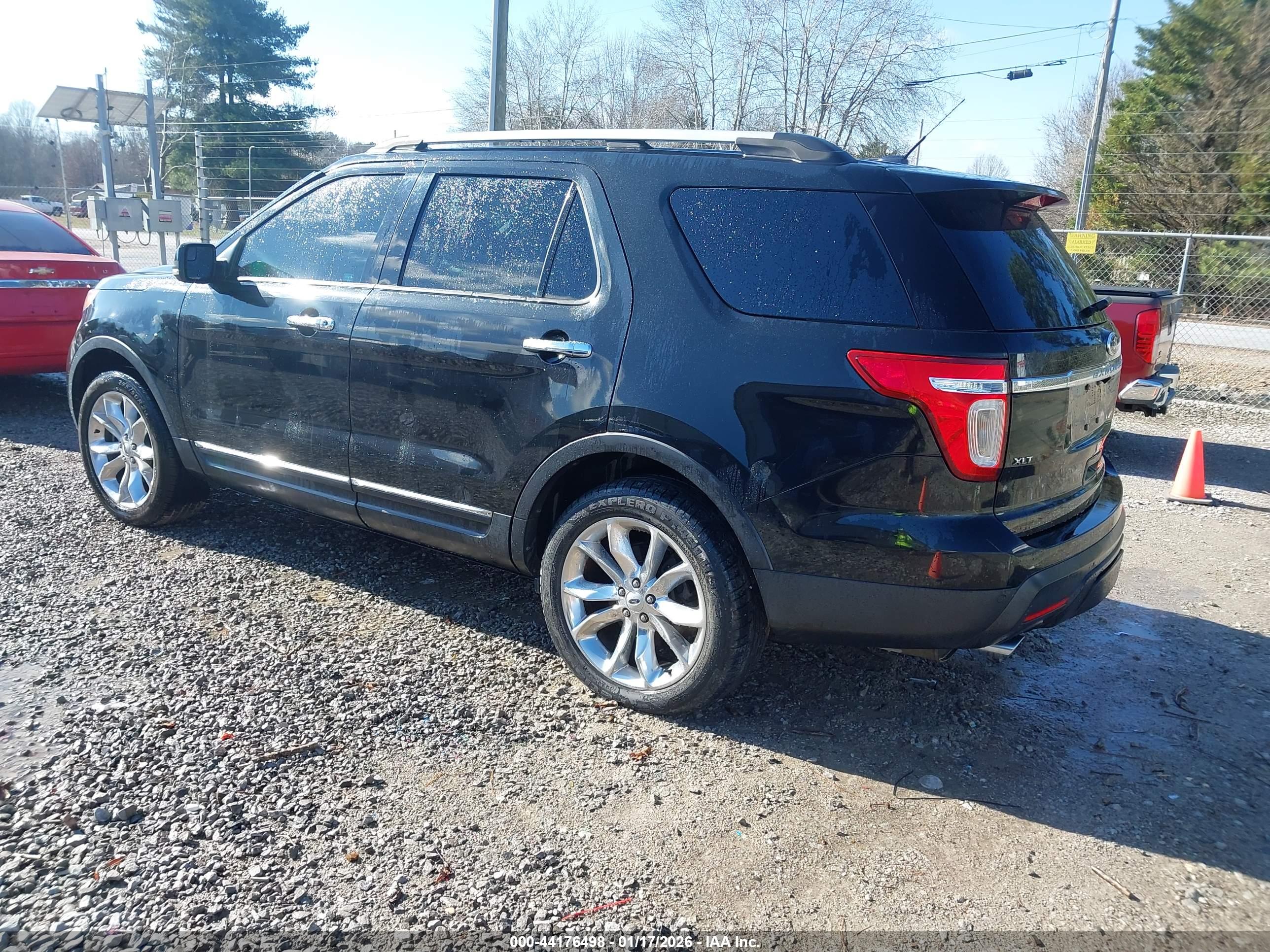 FORD EXPLORER image 3