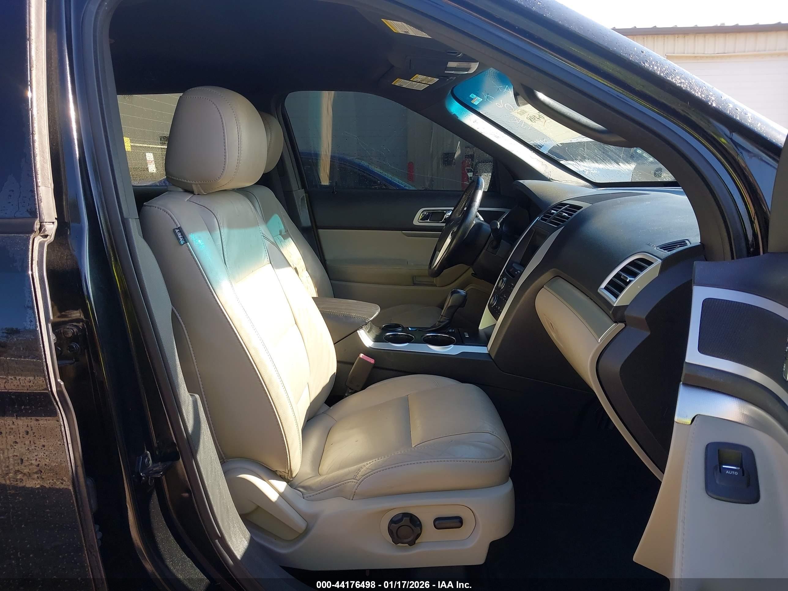 FORD EXPLORER image 5