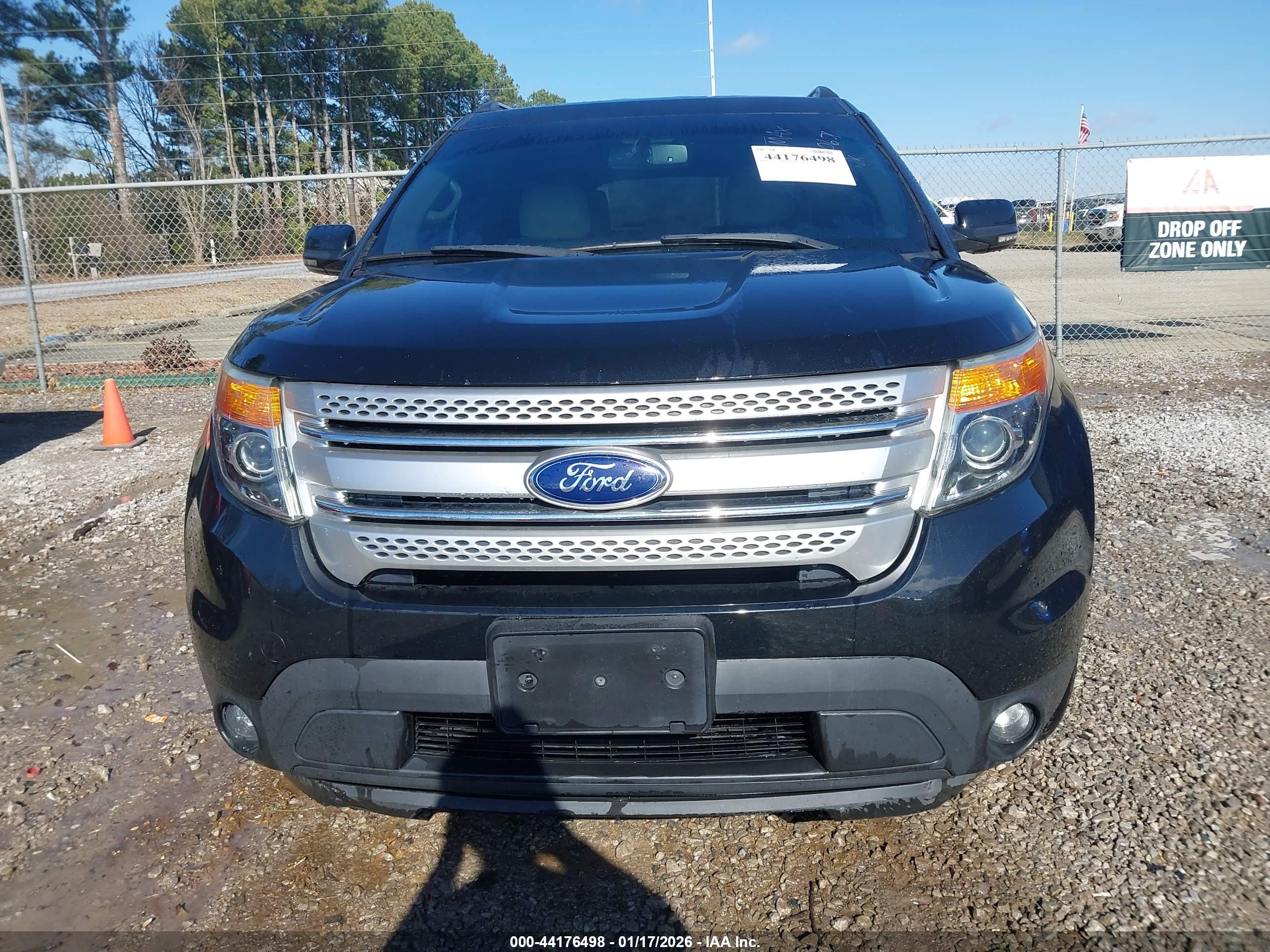 FORD EXPLORER image 6