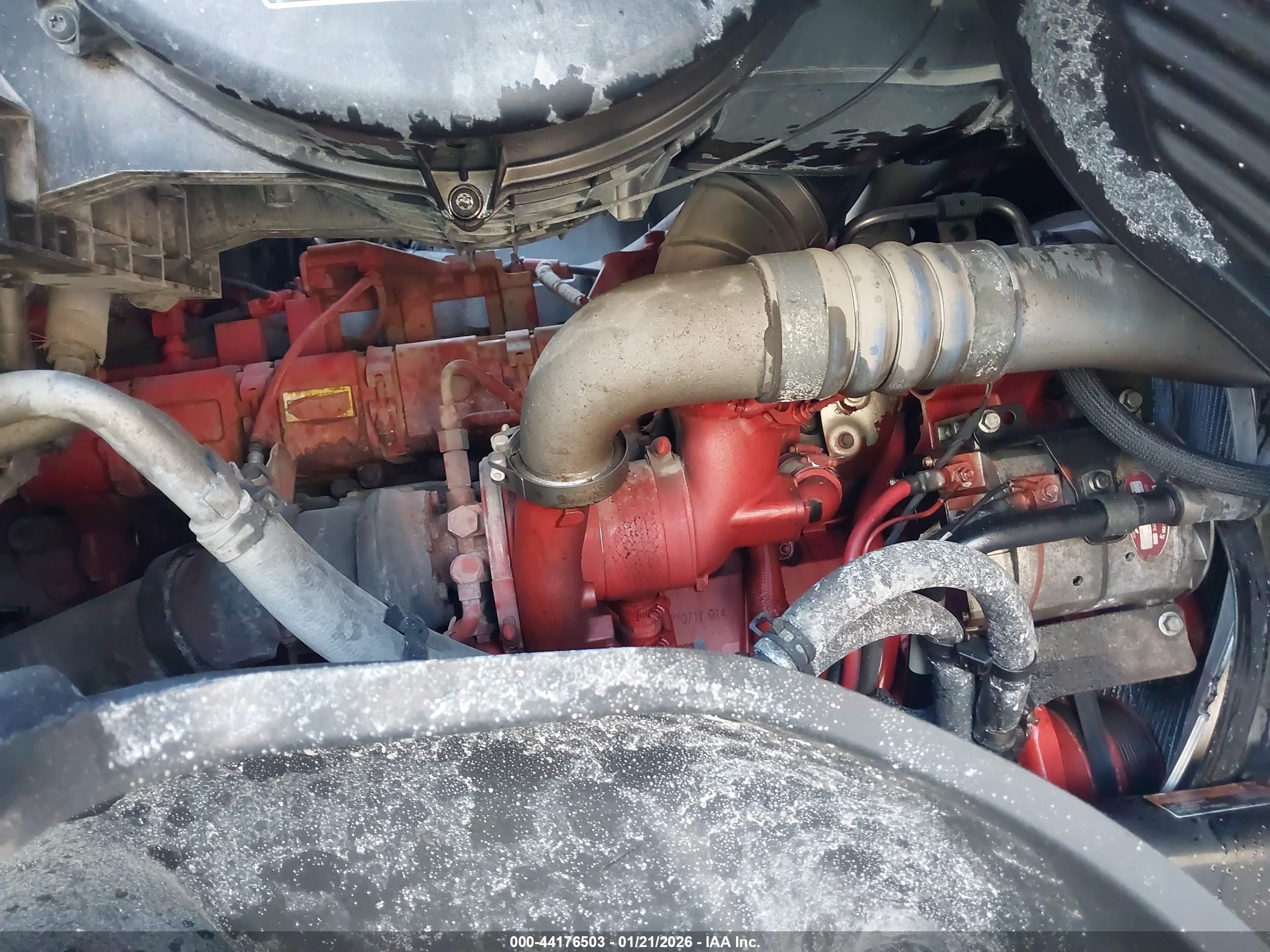 VOLVO VNL image 10