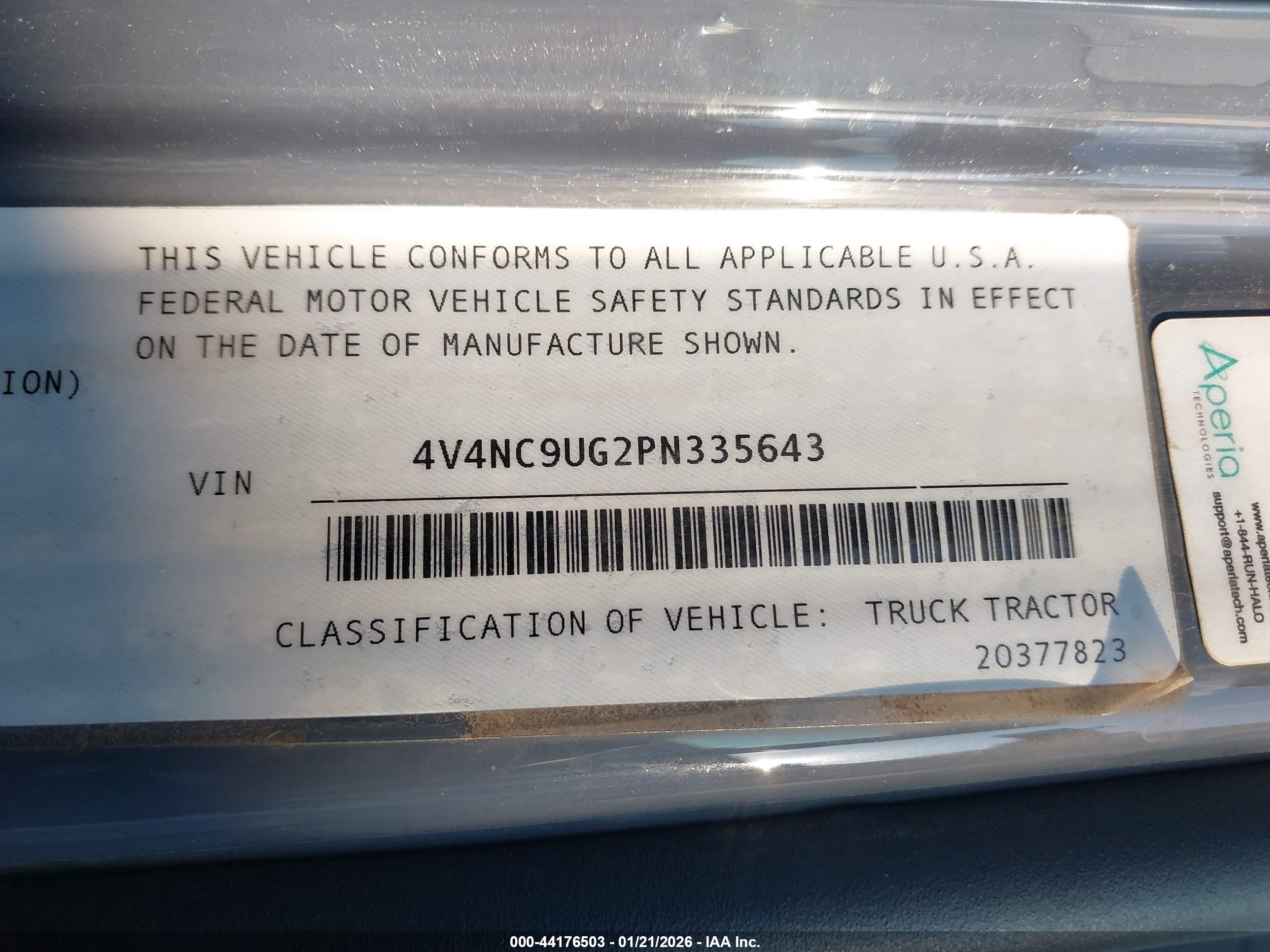 VOLVO VNL image 9