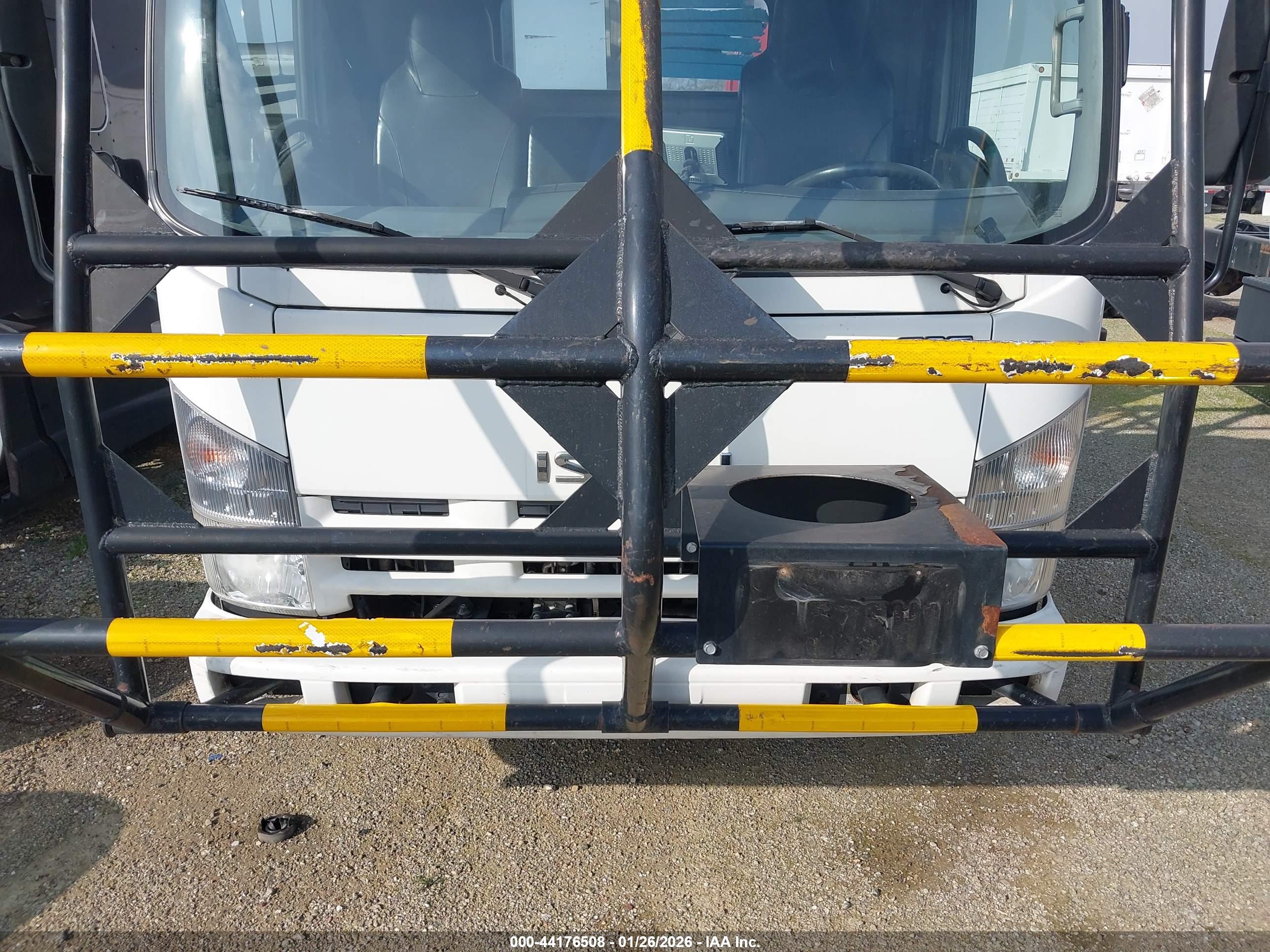 ISUZU NPR image 10