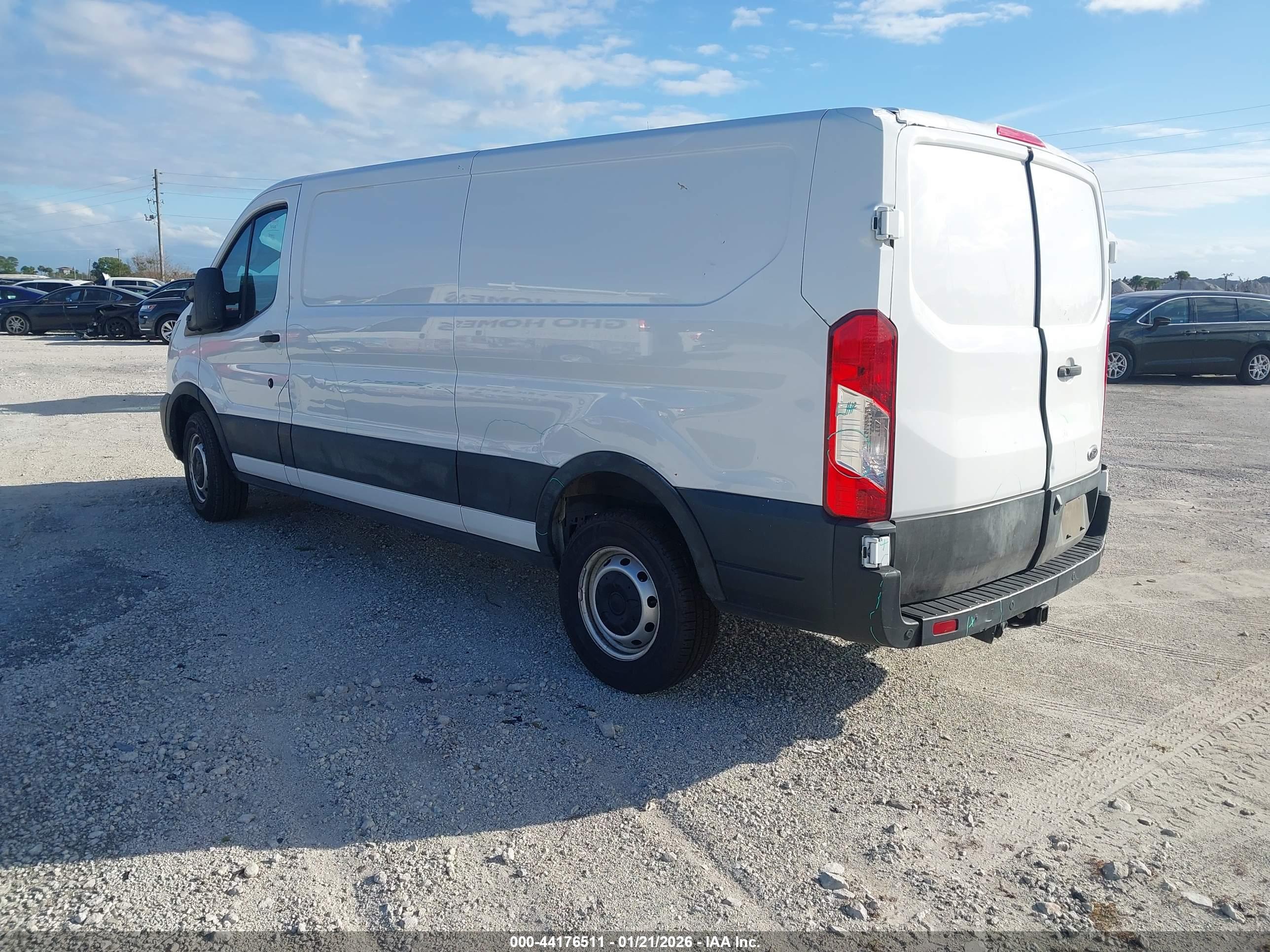 FORD TRANSIT-250 image 3