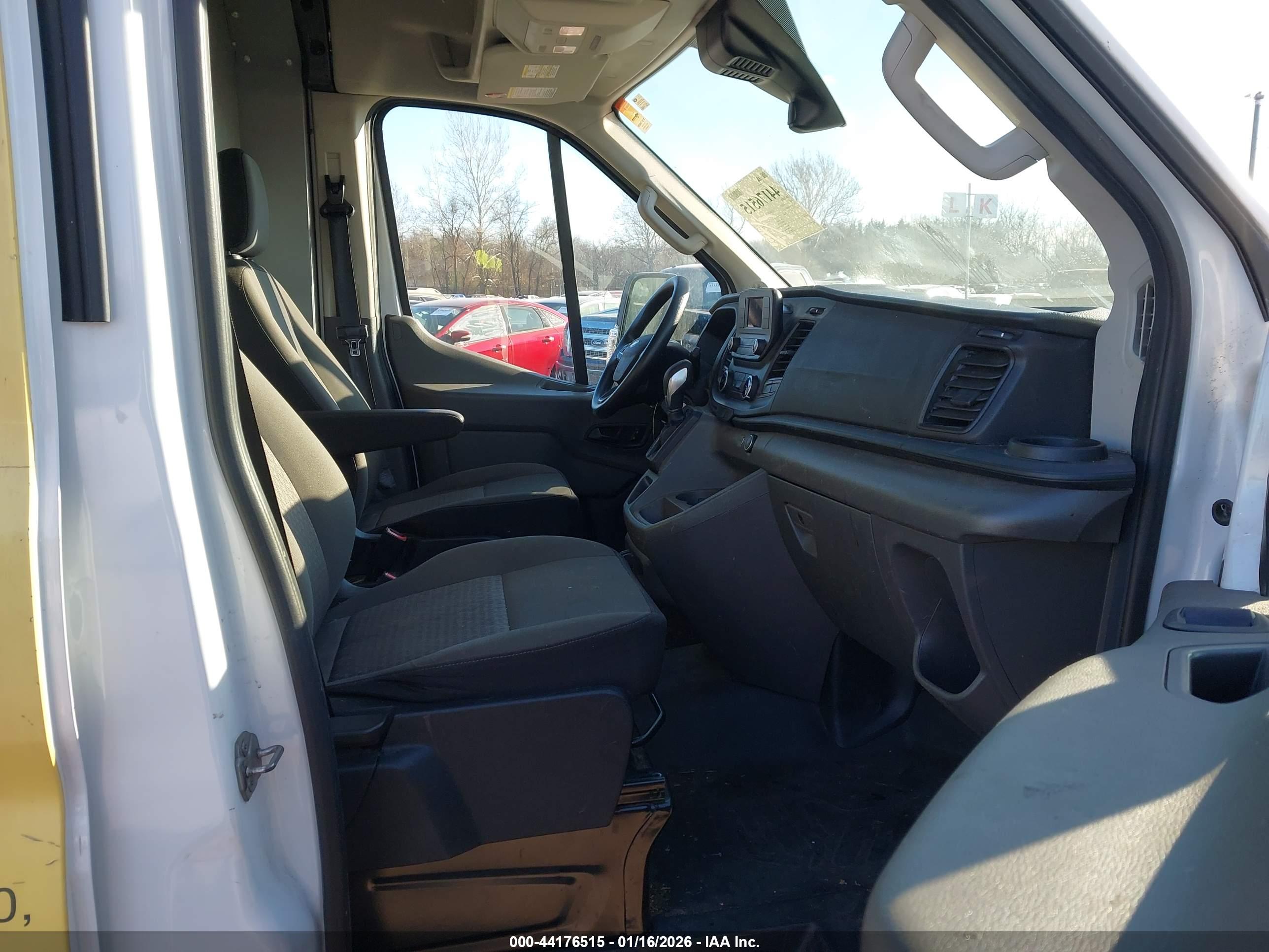 FORD TRANSIT-250 image 5