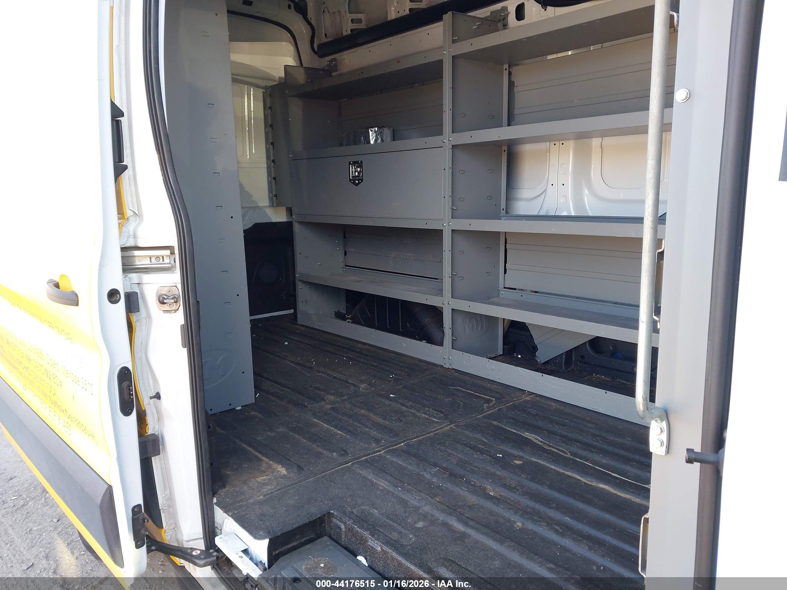 FORD TRANSIT-250 image 8
