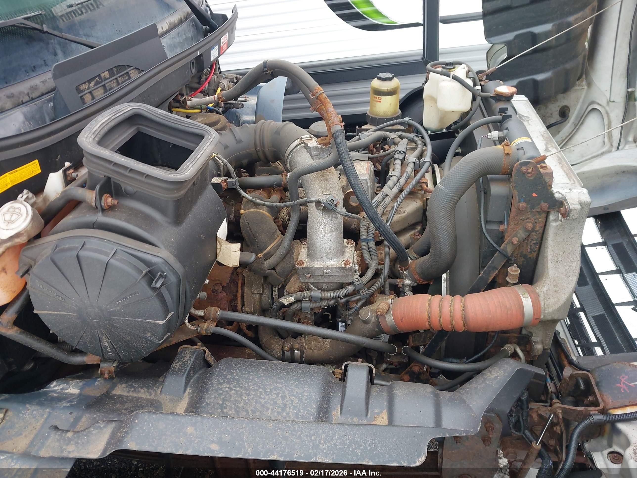 HINO 258/268 image 10