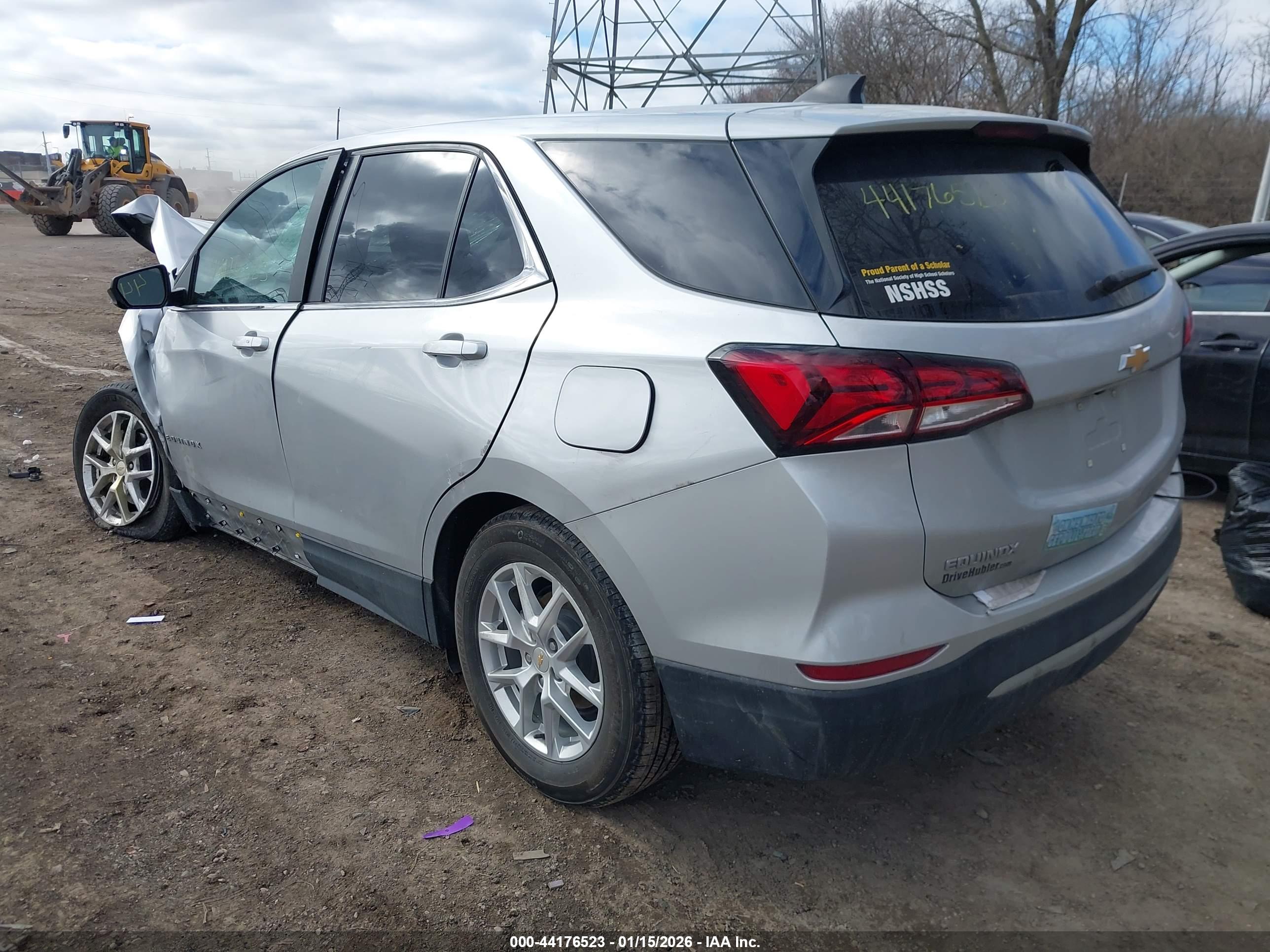 CHEVROLET EQUINOX image 3