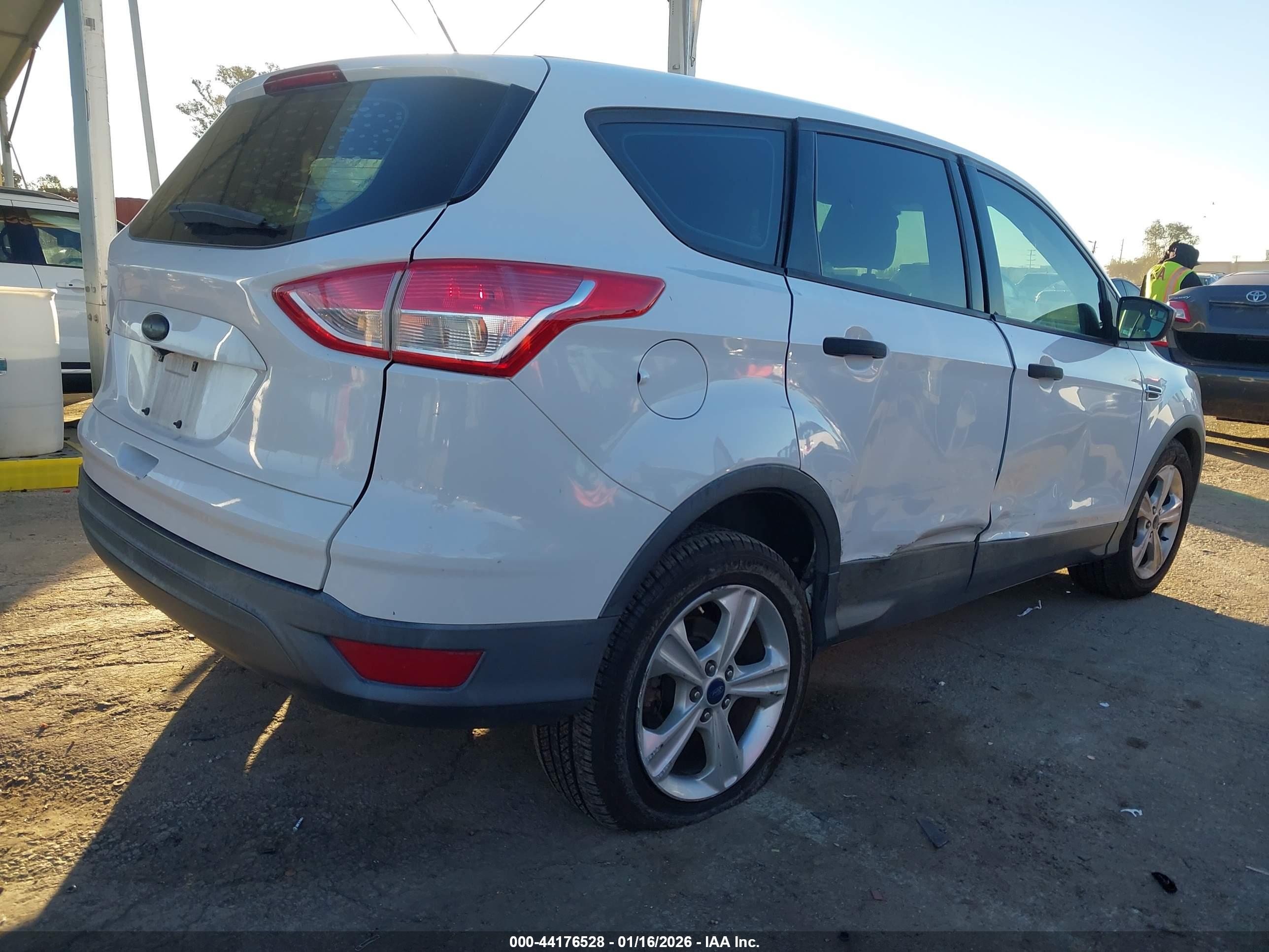 FORD ESCAPE image 4