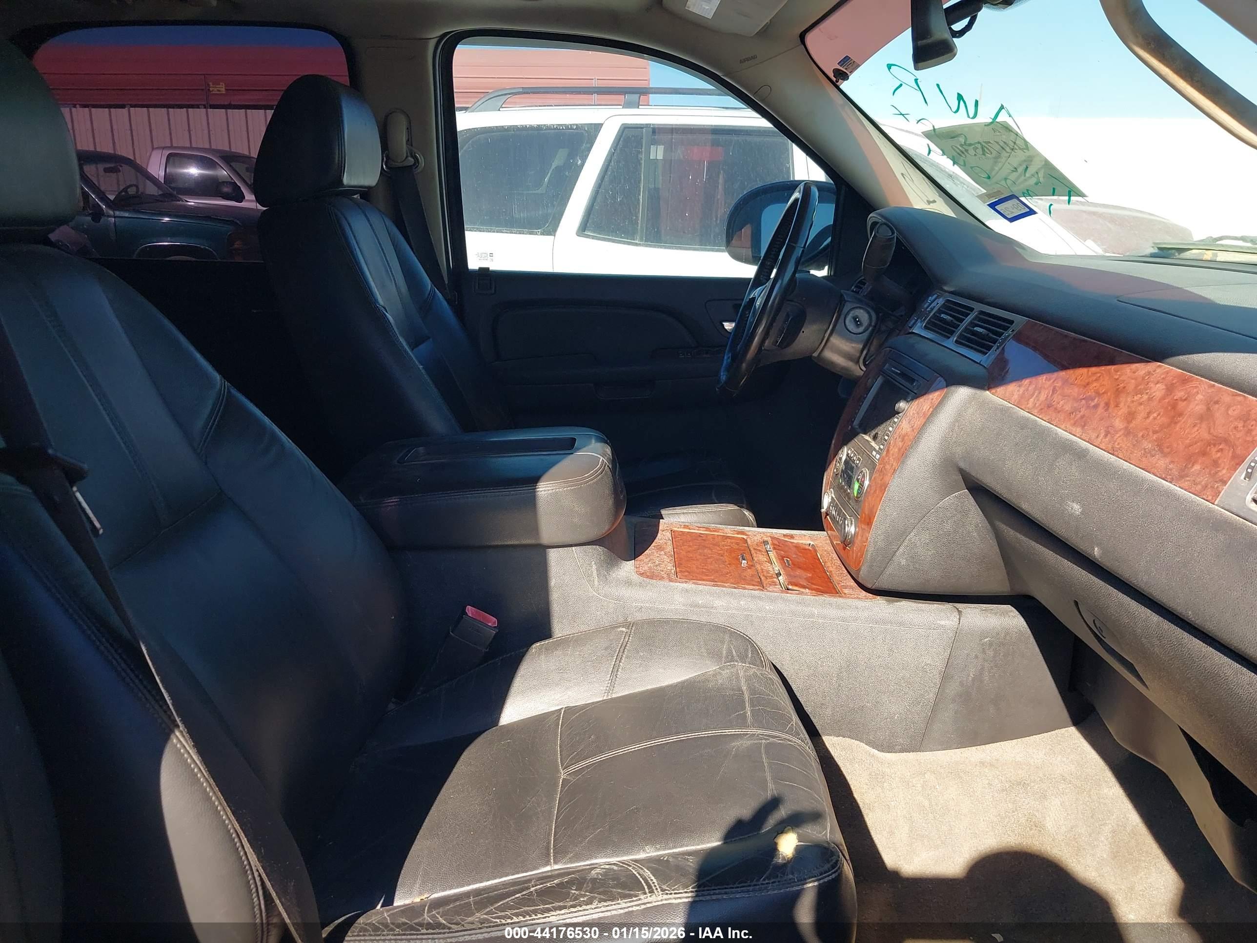 CHEVROLET TAHOE image 5